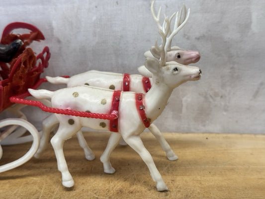 Vtg  Christmas Red Flocked Plastic Santa’s Sleigh & 4 White Reindeer #1592