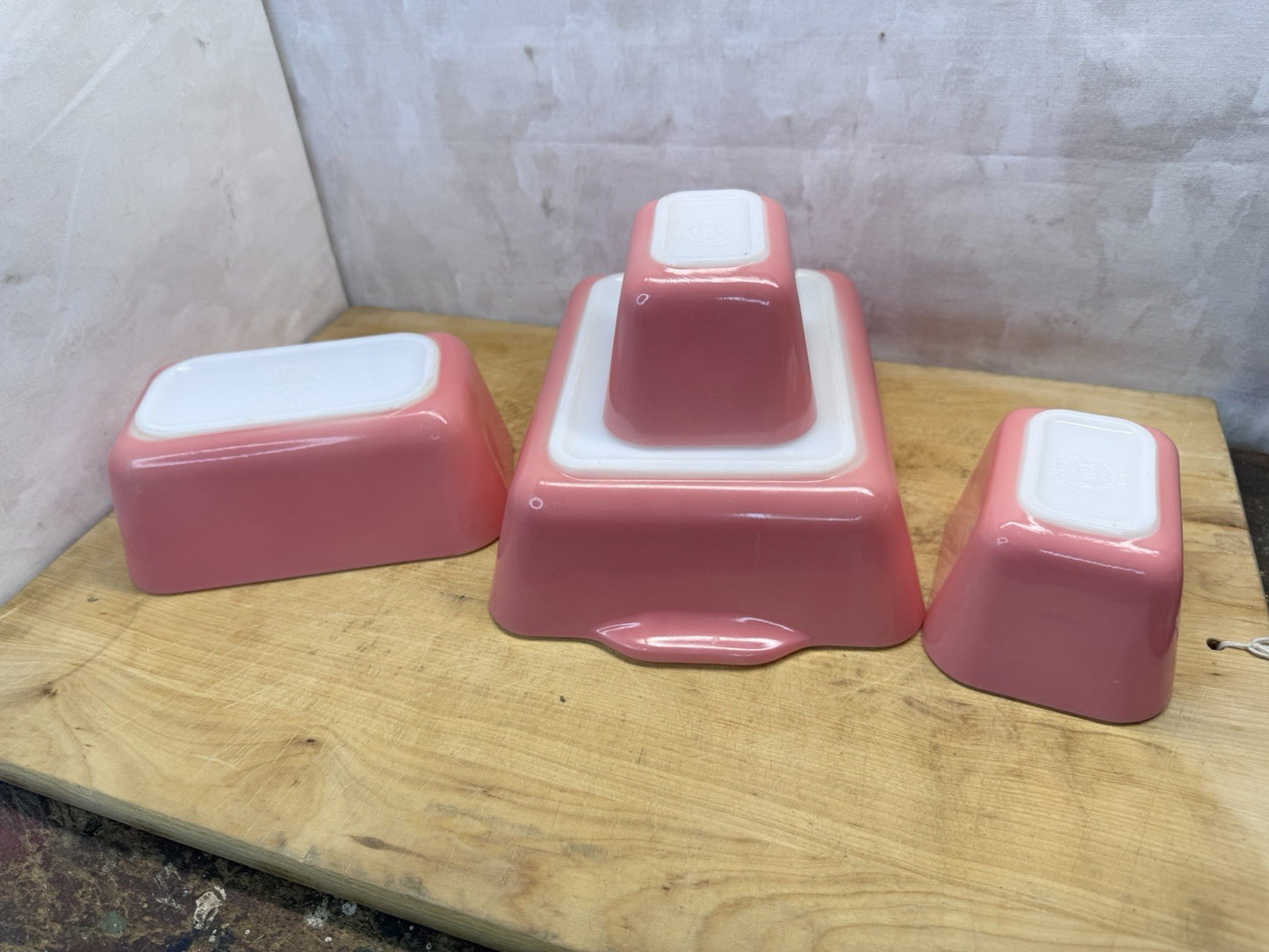 Pink Pyrex Set Of Four With Lids #1343