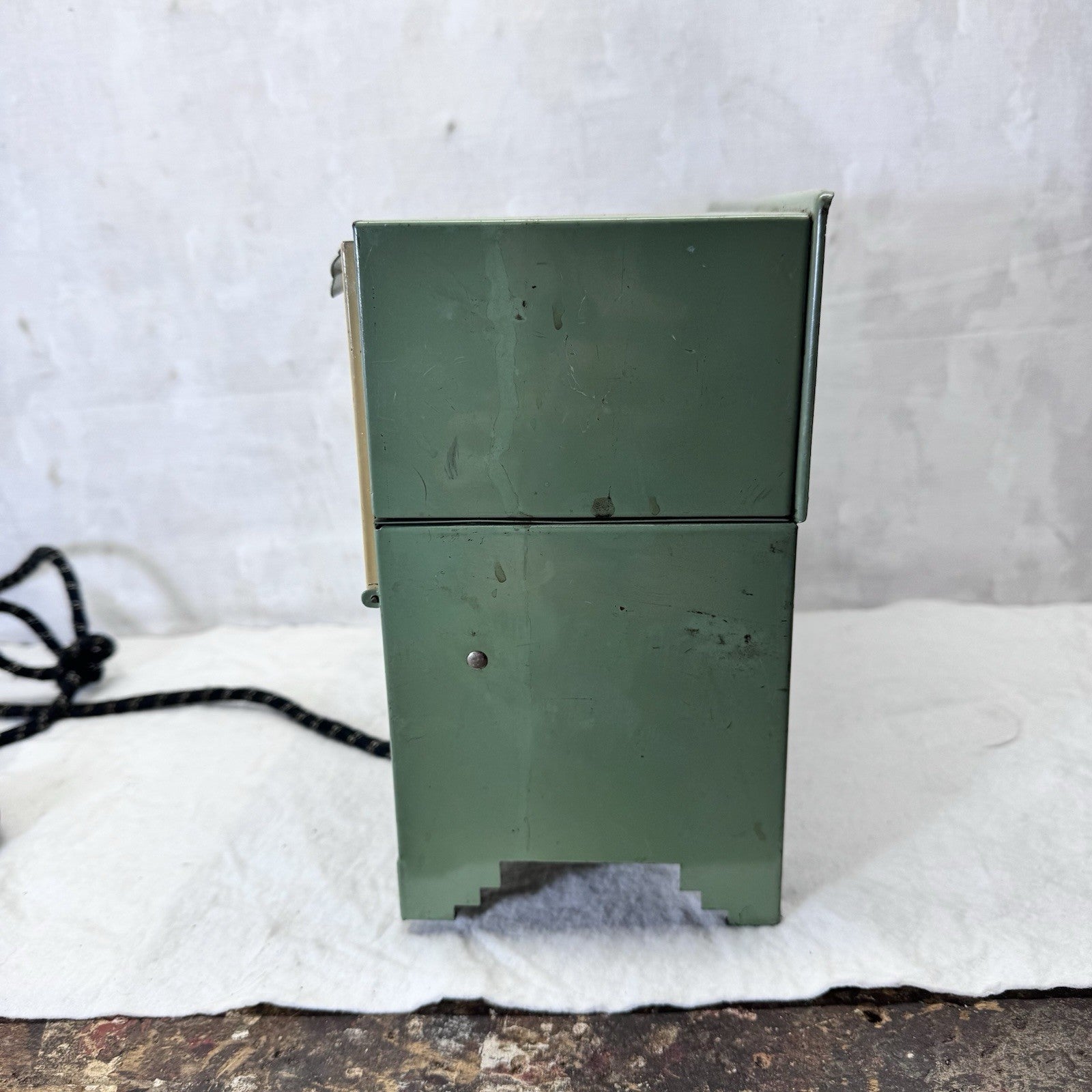 Child’s Metal Green Toy Electric Stove Vintage