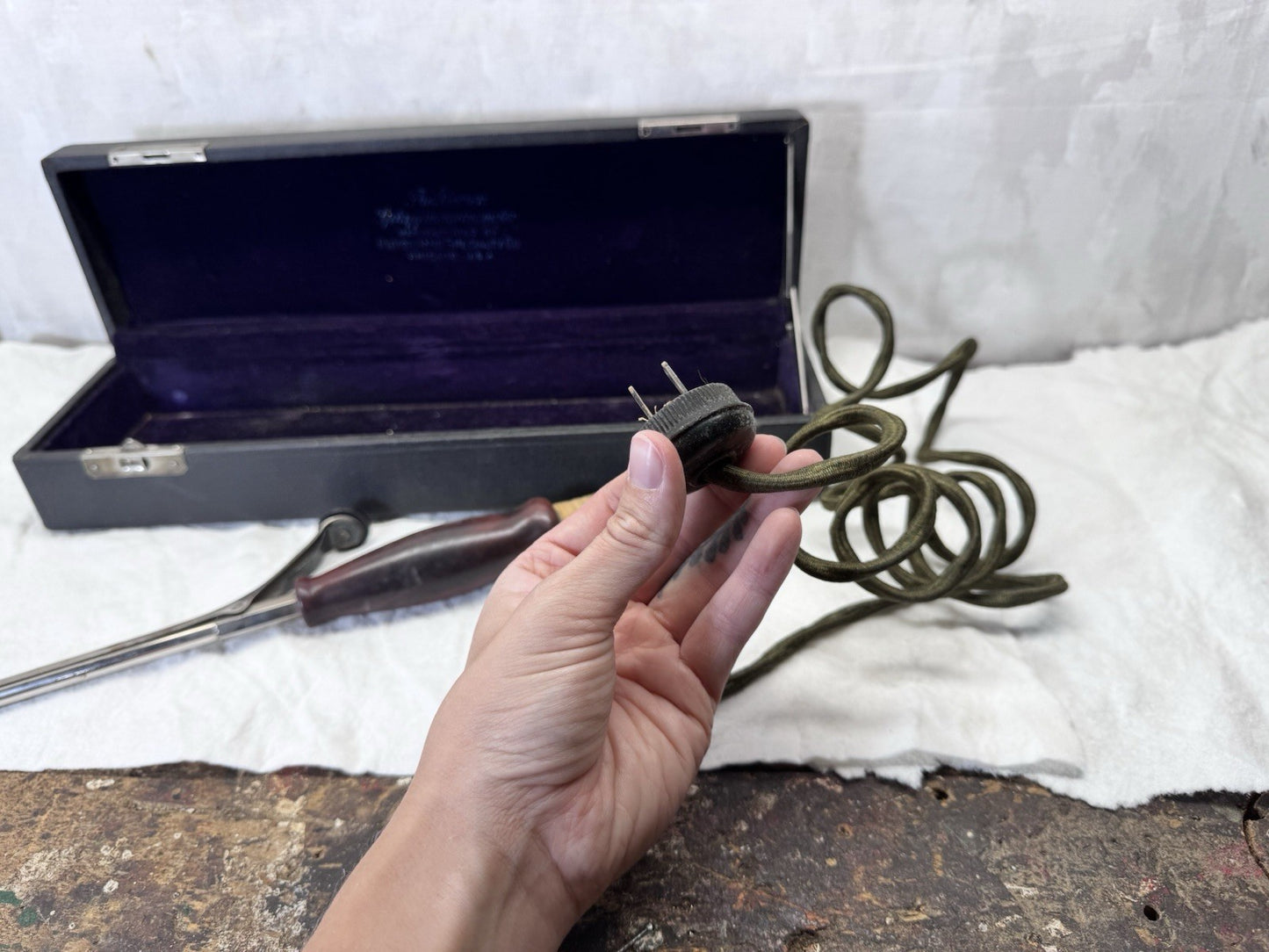 Vintage Wand Electric Curling Iron NOT Original Case #S-1956