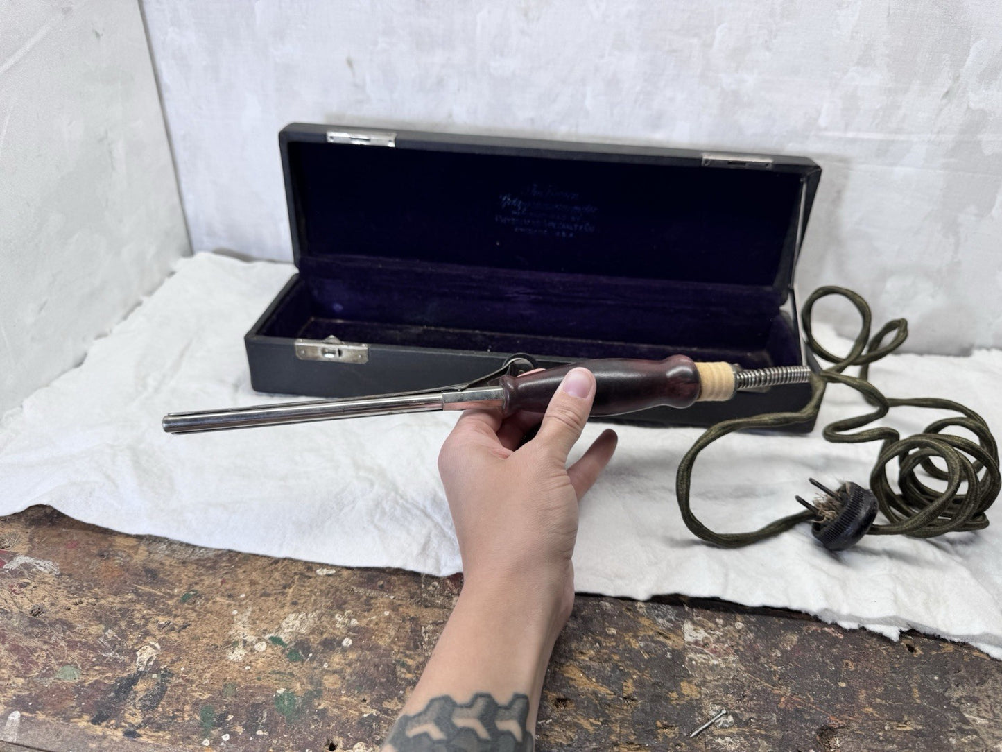Vintage Wand Electric Curling Iron NOT Original Case #S-1956