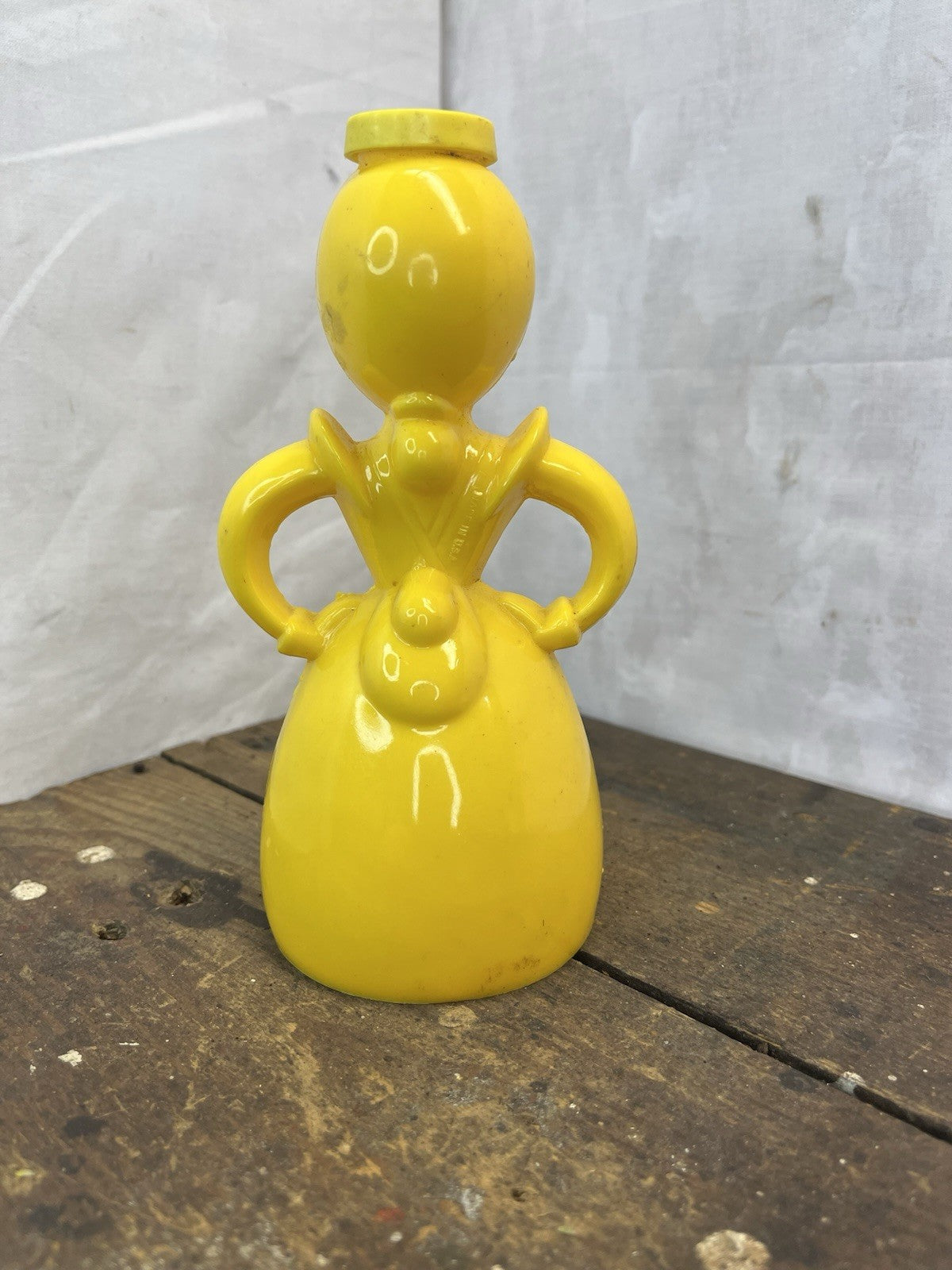 Vintage Yellow Merry Maid Laundry Spritzer #112