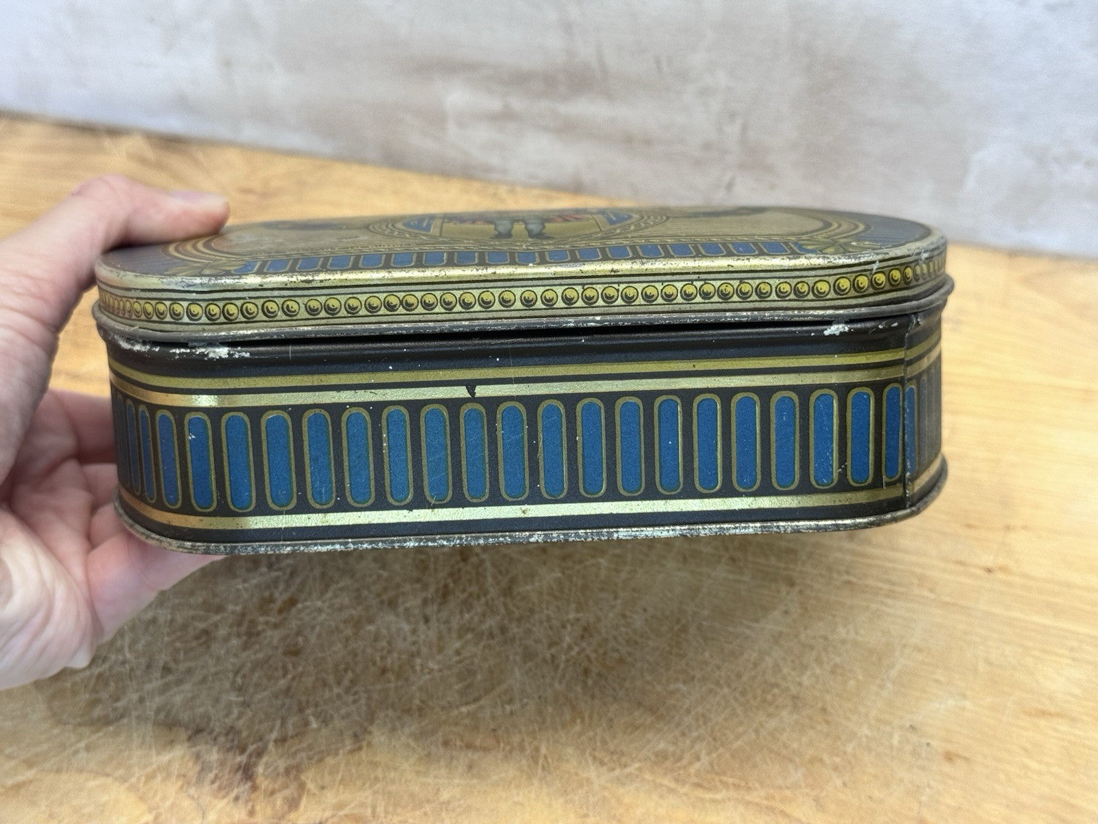 Allen Dualley Chocolates Empty Tin Vintage #S-1560