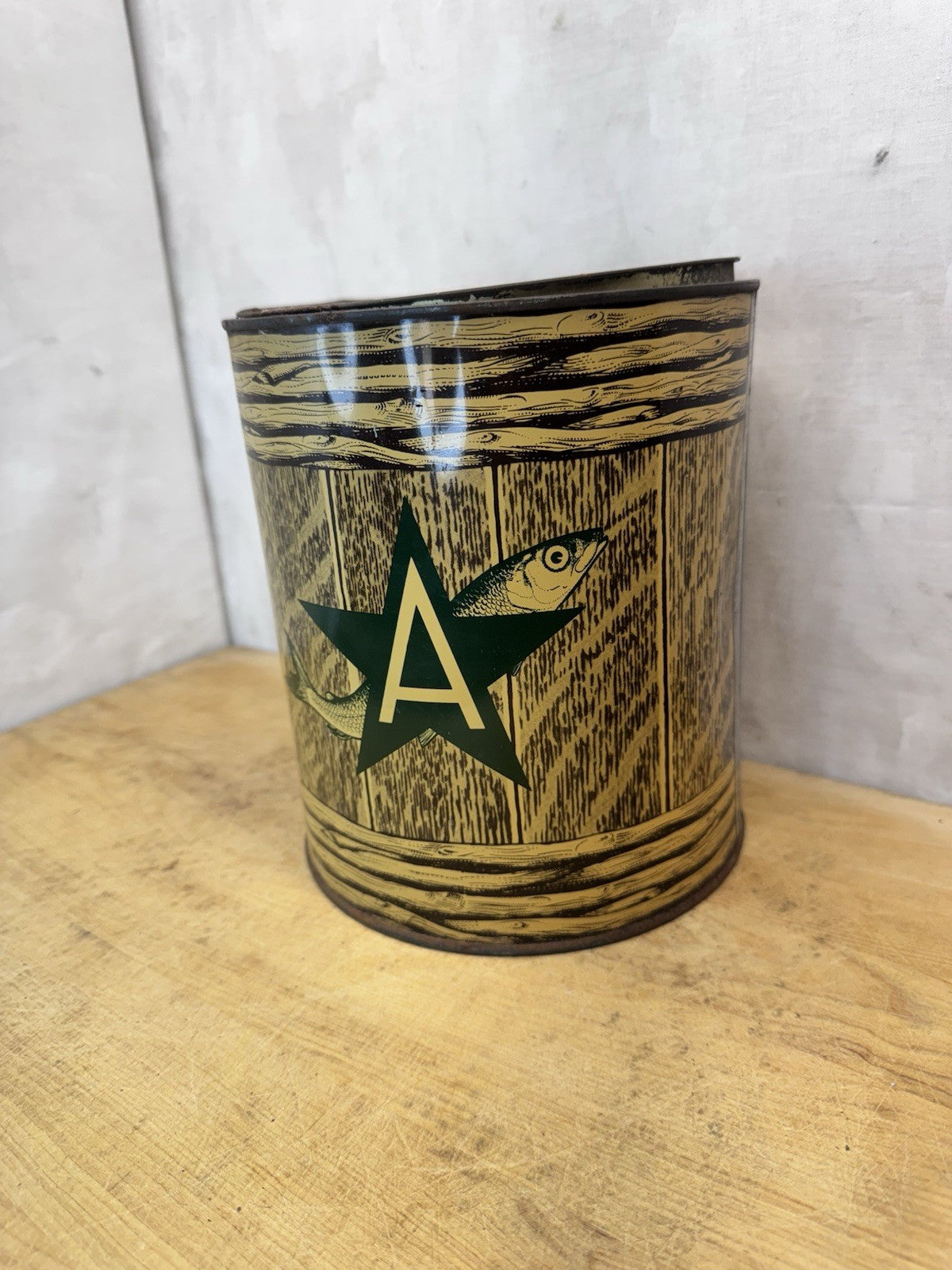 Holland Style Herring Vtg Tin  #S-1611