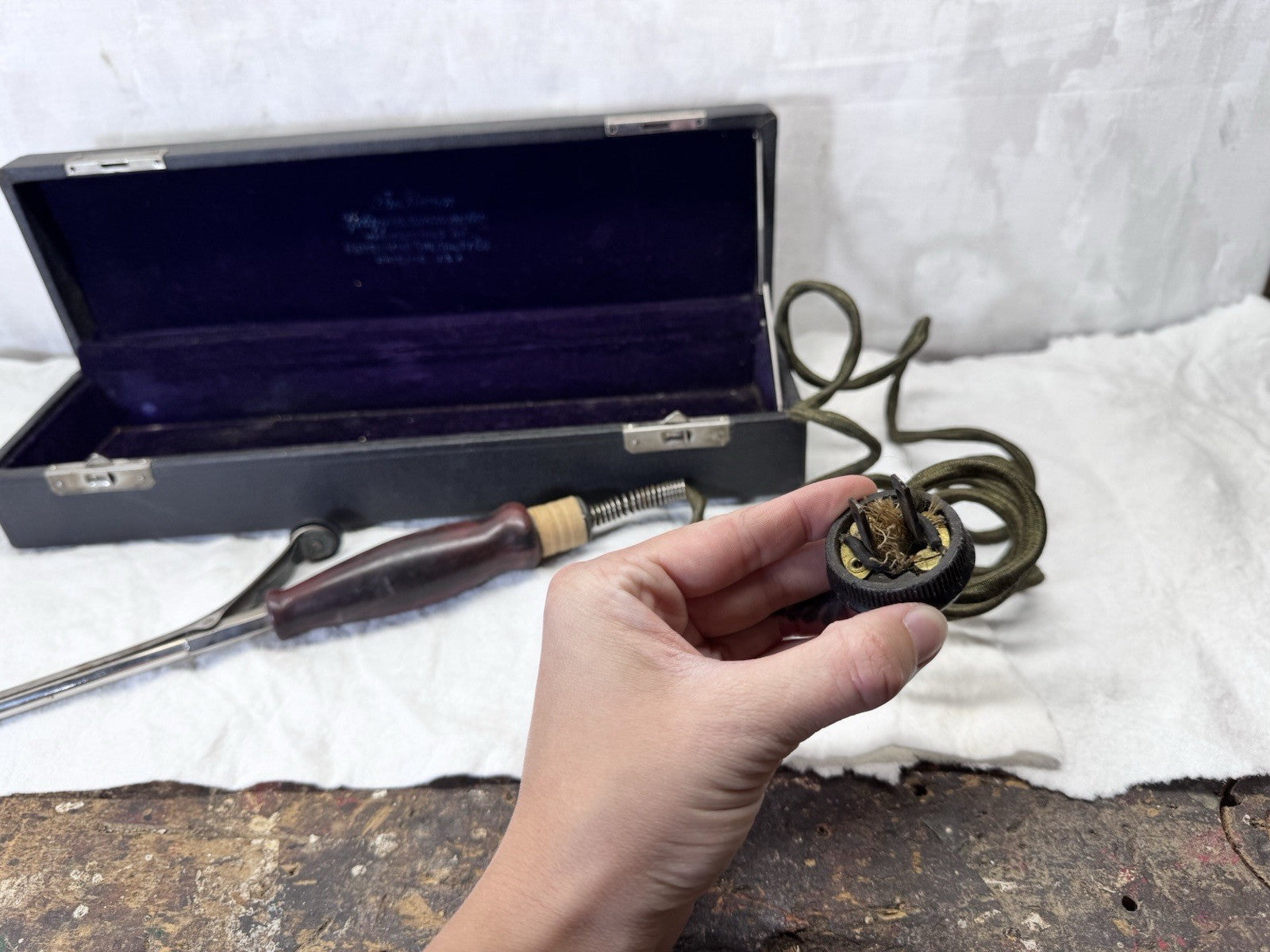 Vintage Wand Electric Curling Iron NOT Original Case #S-1956