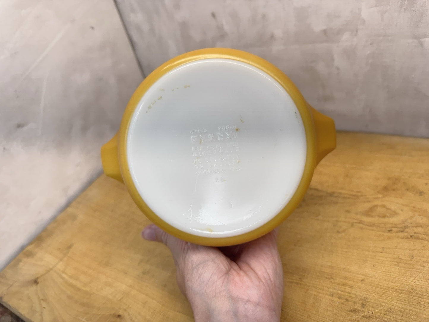 Butterfly No.471 Casserole Pyrex #1028