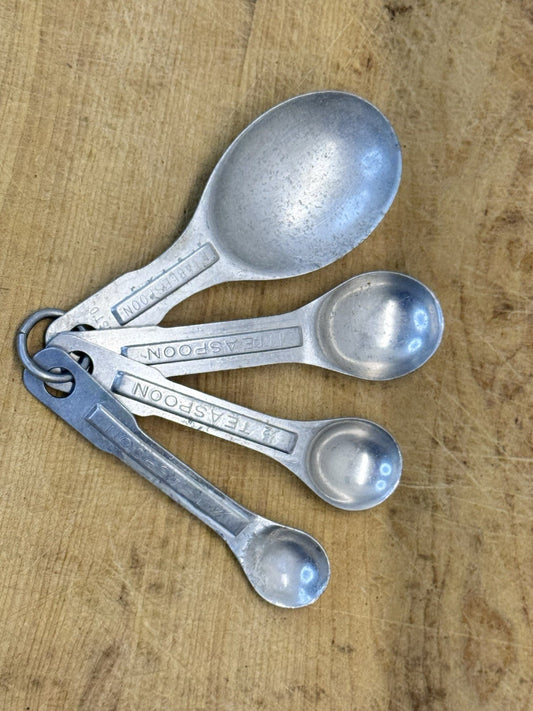 Vintage Measuring Spoon Set #S-1671
