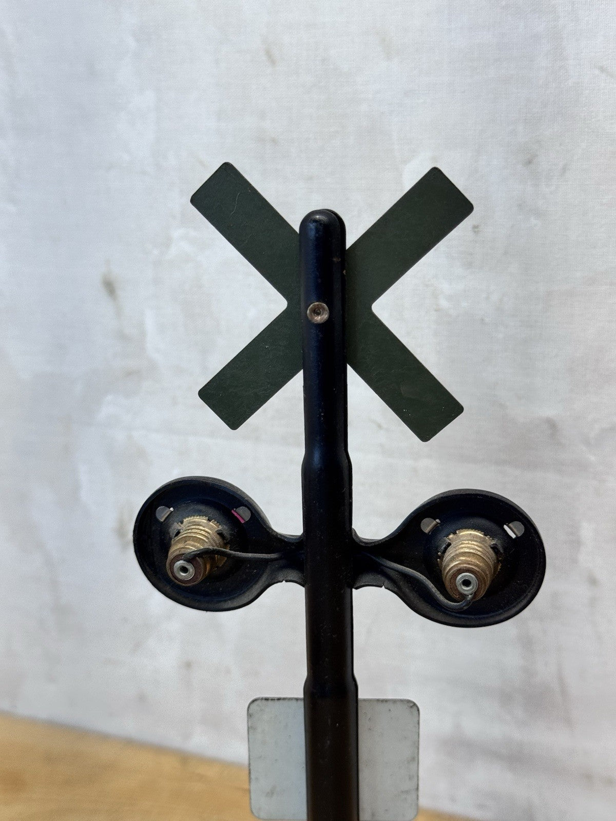 Vintage O Scale Metal Lighted Railroad Crossing #S-1599