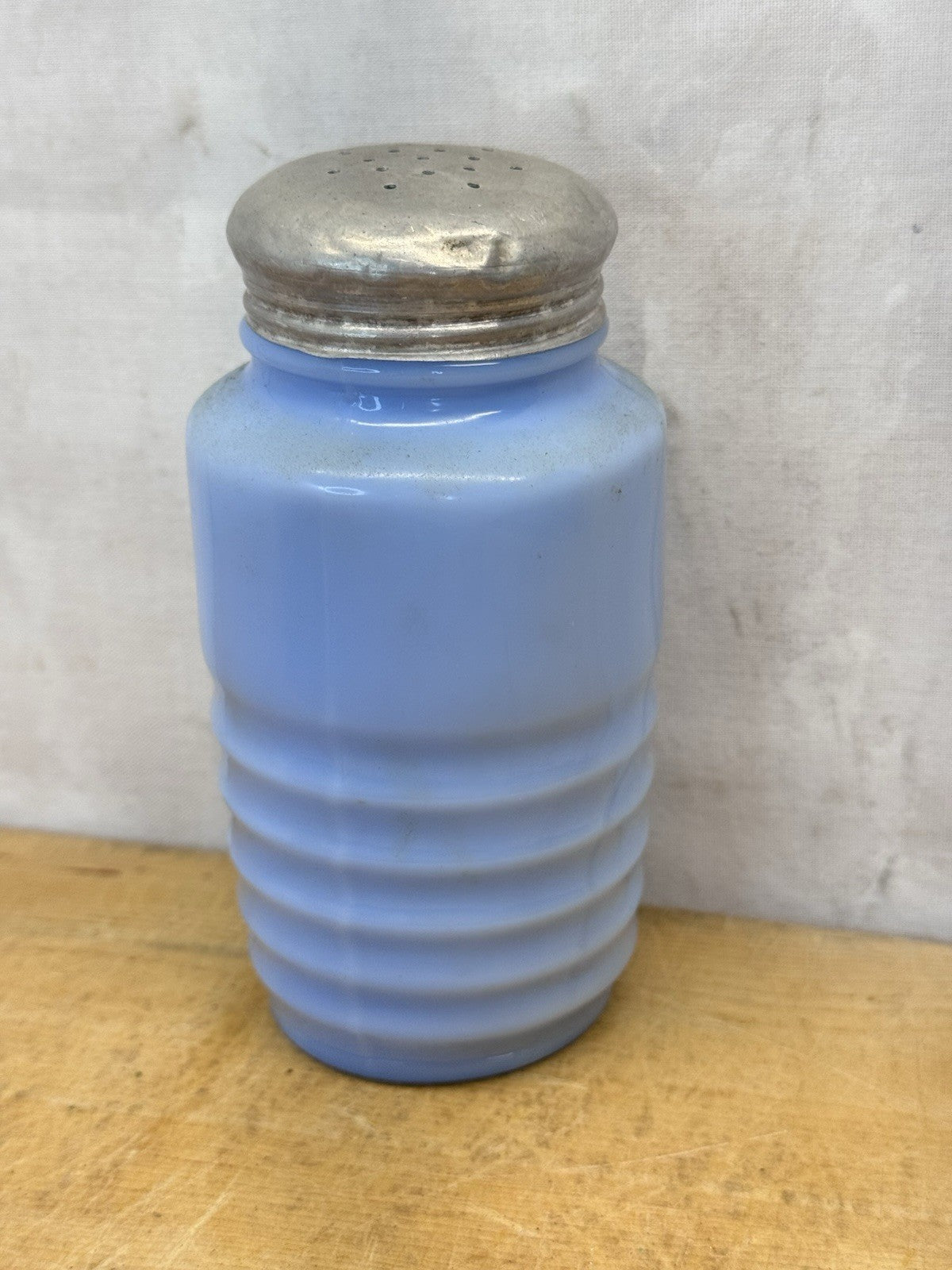 Vintage 1930s Jeannette Delphite Pepper Shaker #S-1669