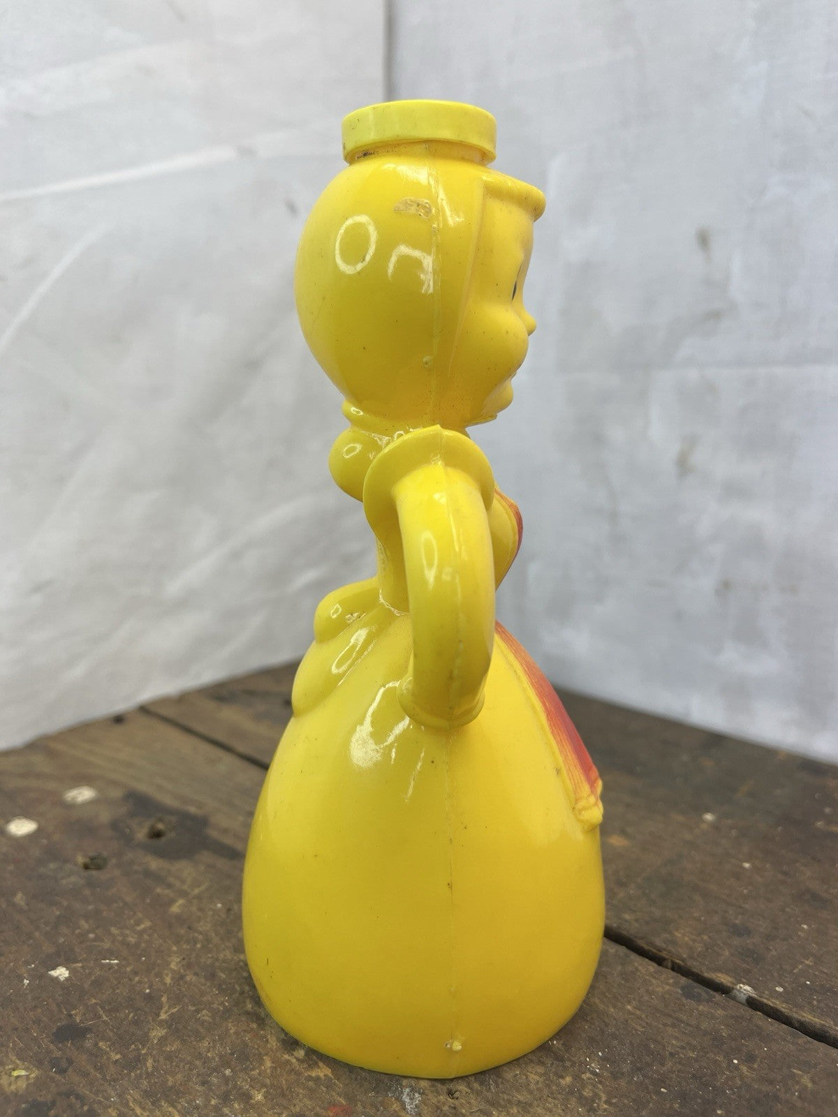 Vintage Yellow Merry Maid Laundry Spritzer #112
