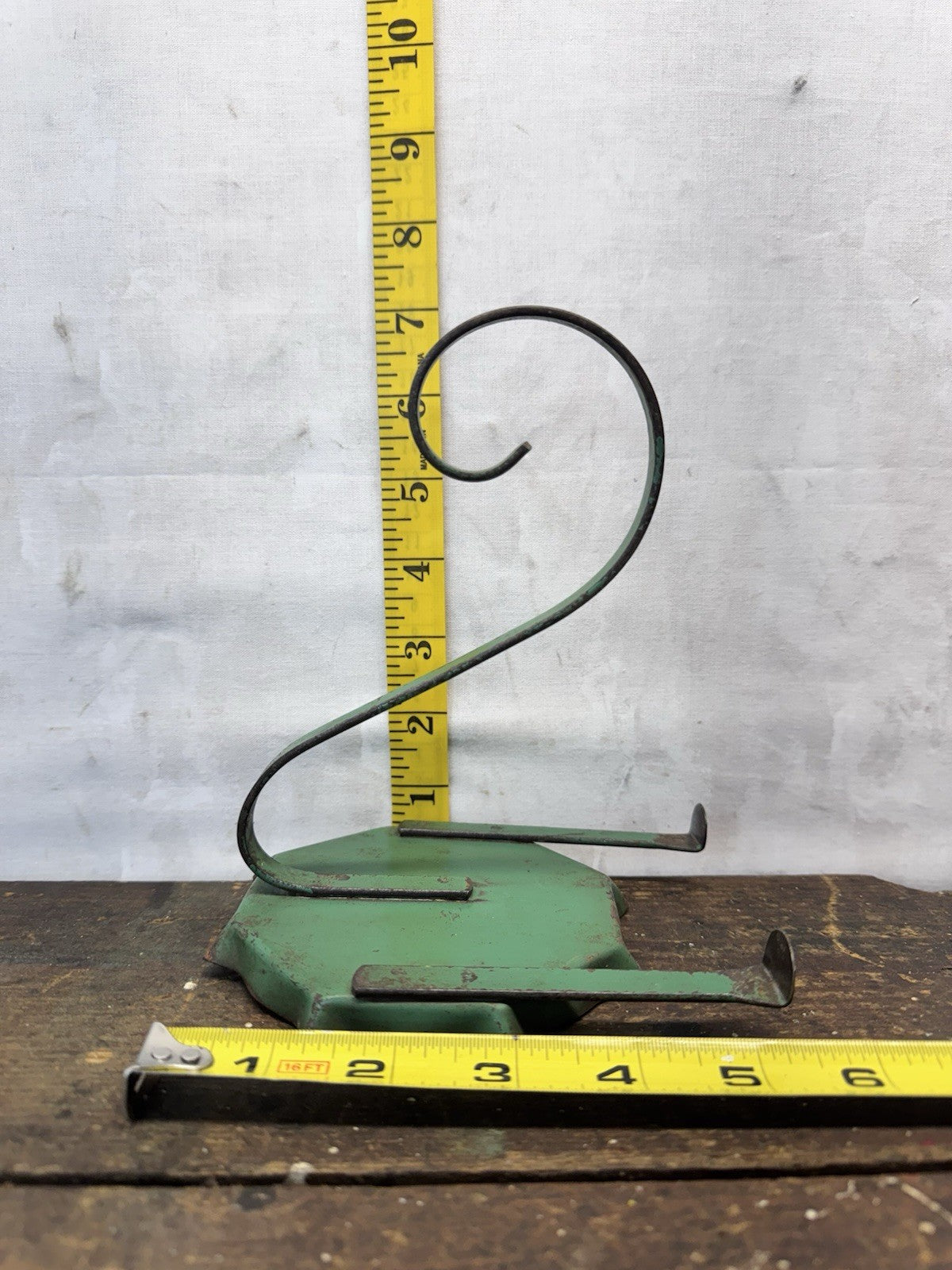 Vintage Ledge Plant Hanger Green #S-1702