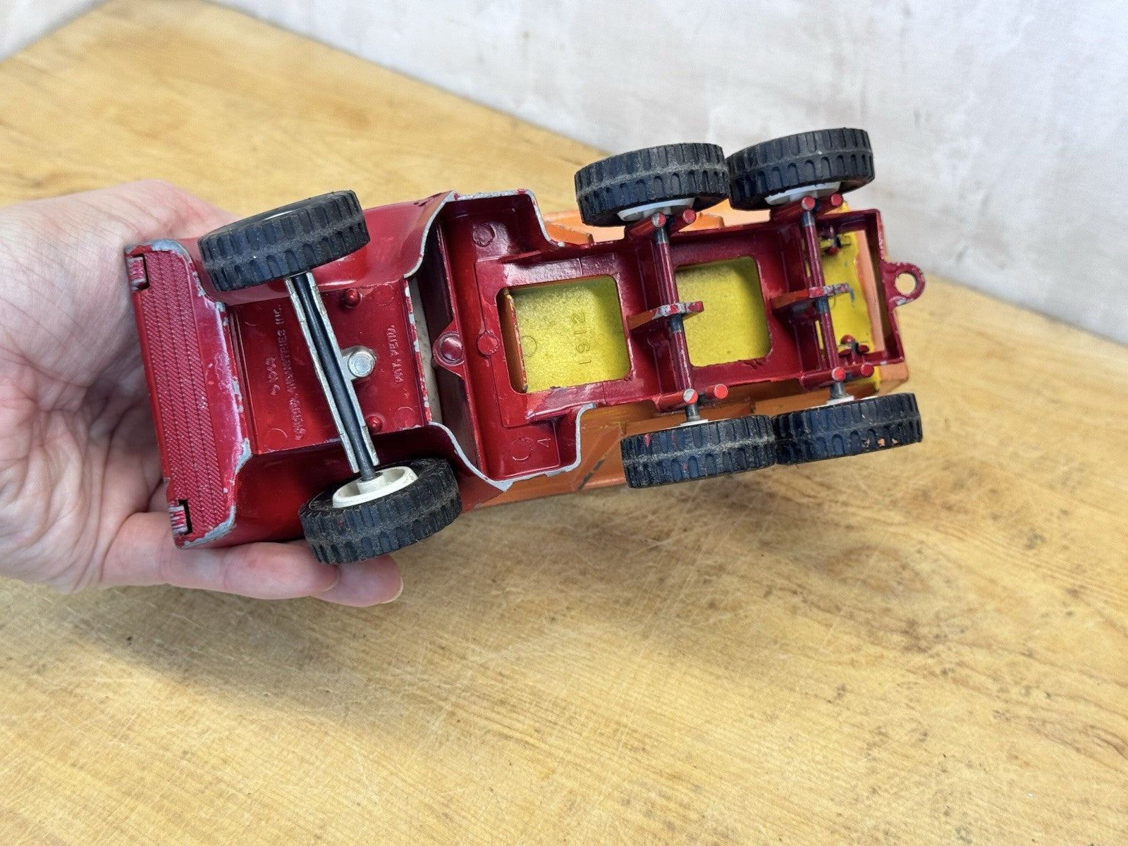 Vintage Hubley Metal Dump Truck Toy #S-1692