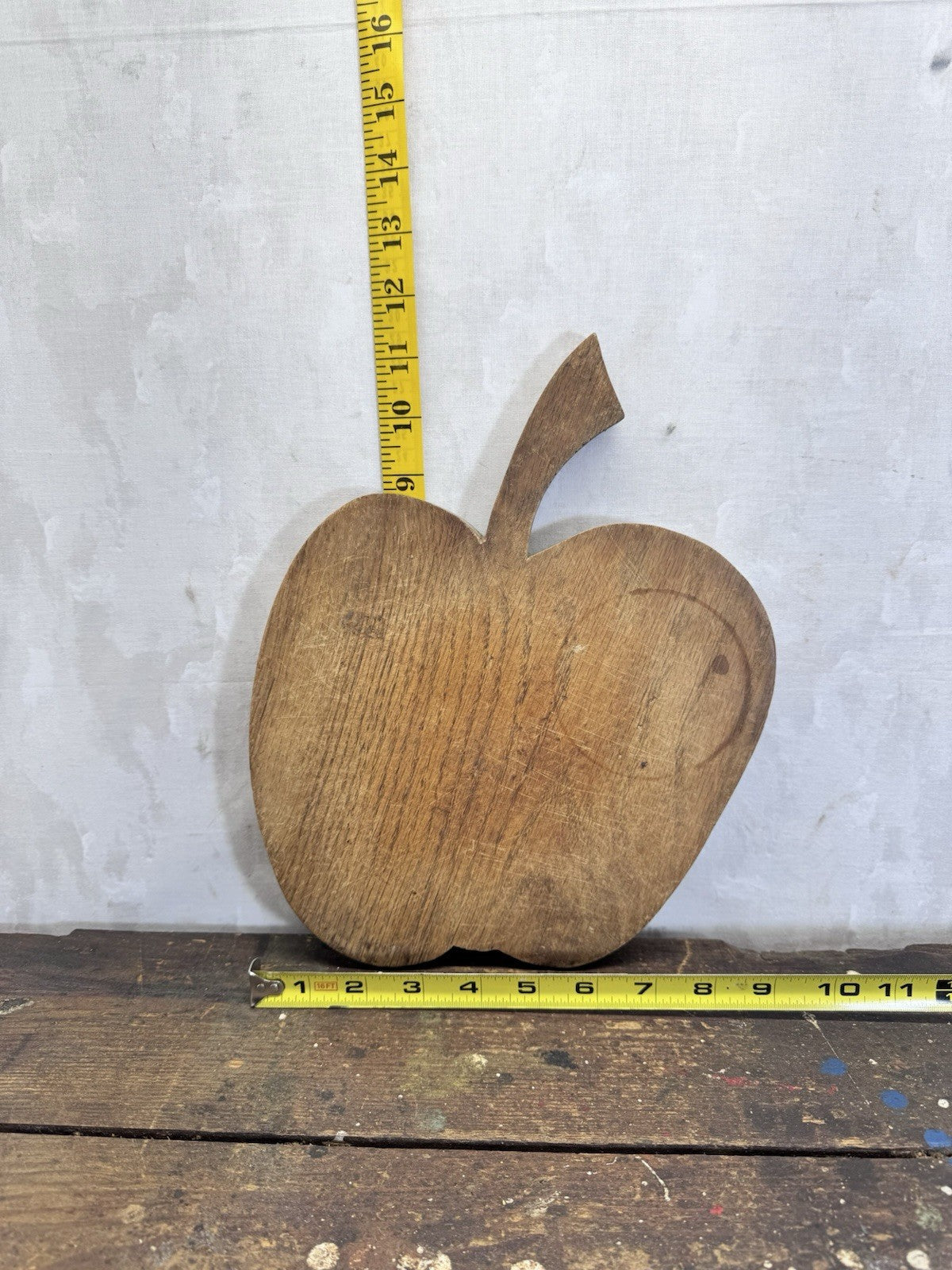 Vintage Apple Shape Wooden Cutting Board