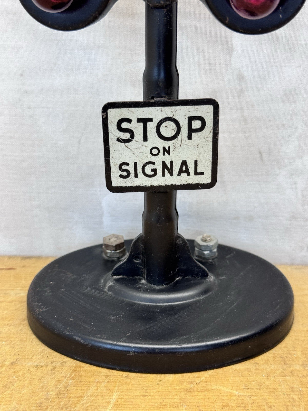 Vintage O Scale Metal Lighted Railroad Crossing #S-1599
