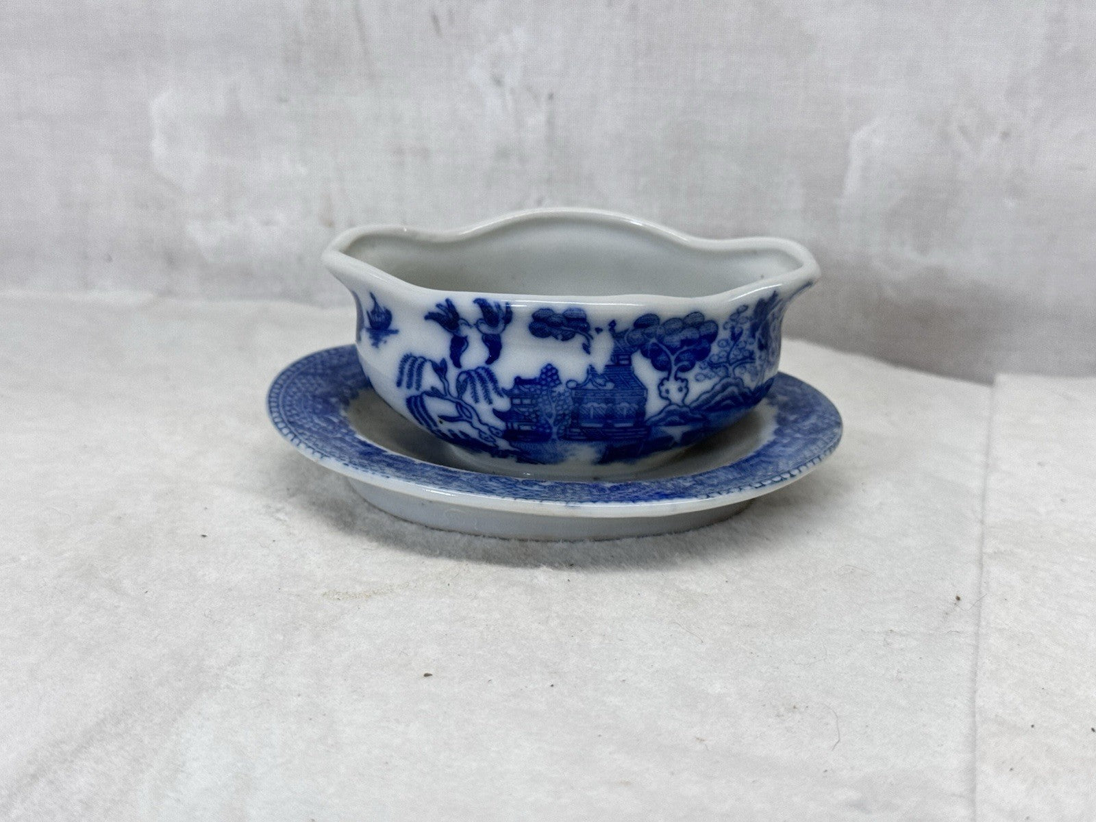 Blue Willow Japan Child’s Gravy Boat