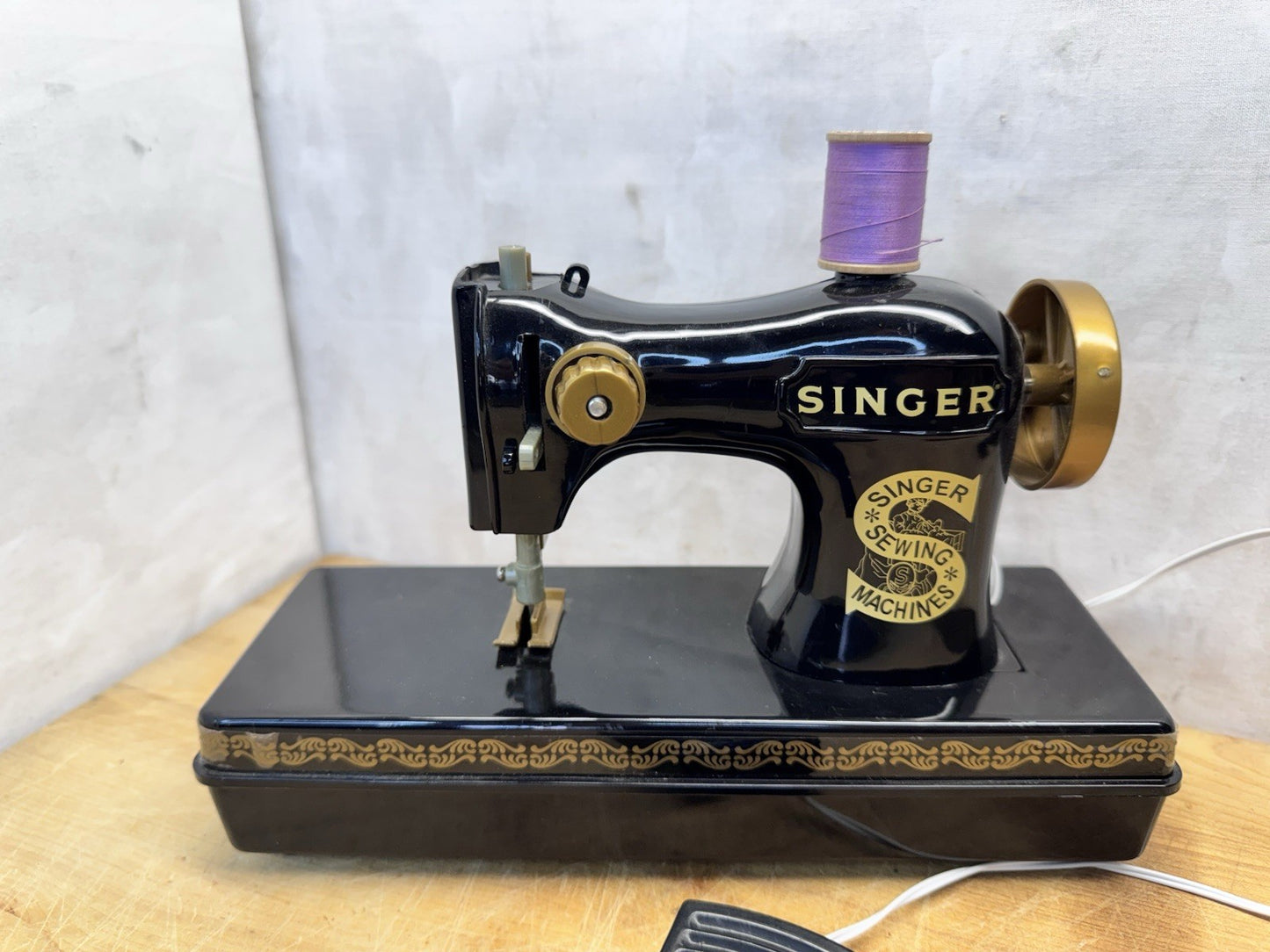 Vintage Toy Singer Sewing Machine Black #1433