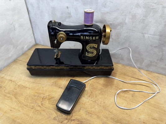 Vintage Toy Singer Sewing Machine Black #1433