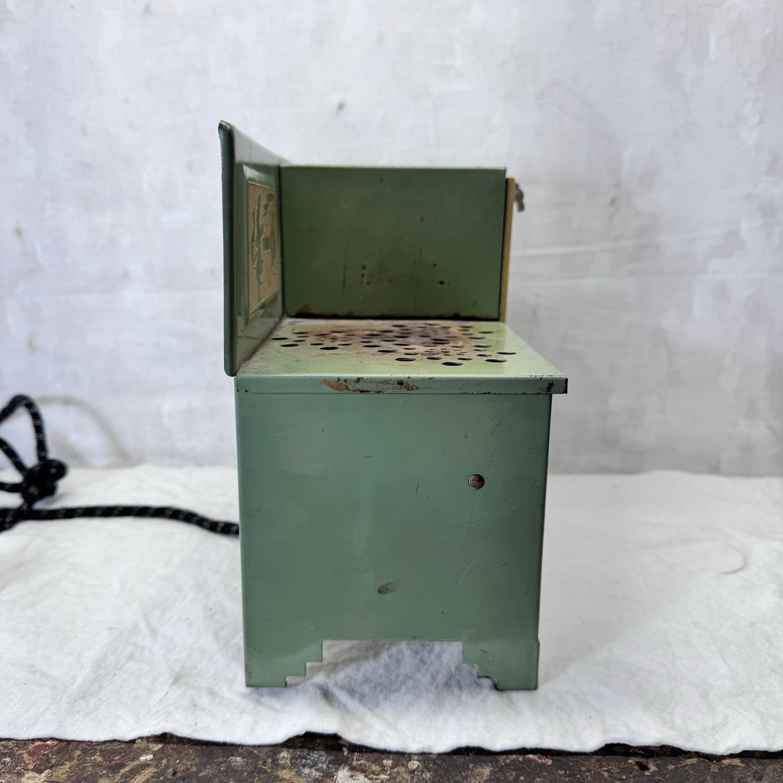 Child’s Metal Green Toy Electric Stove Vintage