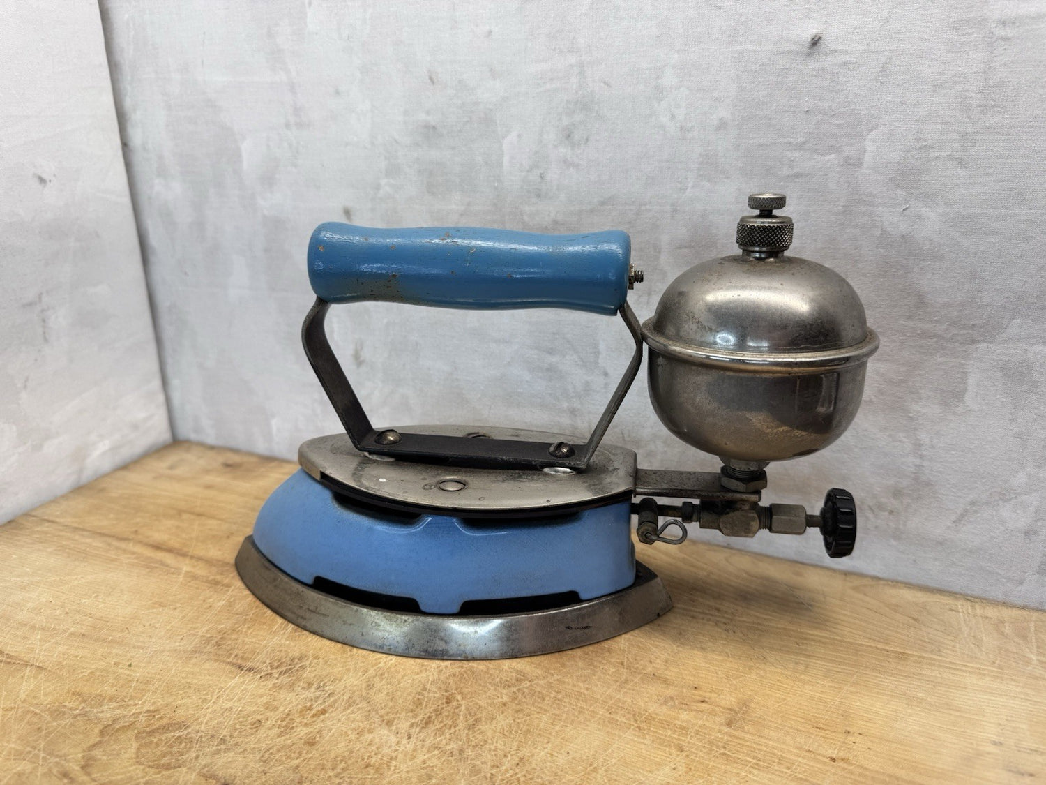 Coleman Vtg Gas Fueled Blue Iron  #S-1582