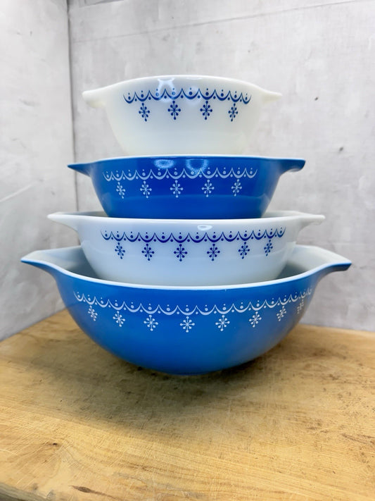Vtg Pyrex Blue Garland Snowflake Cinderella Nesting Mg  Bowls Set of 4 #S-1695