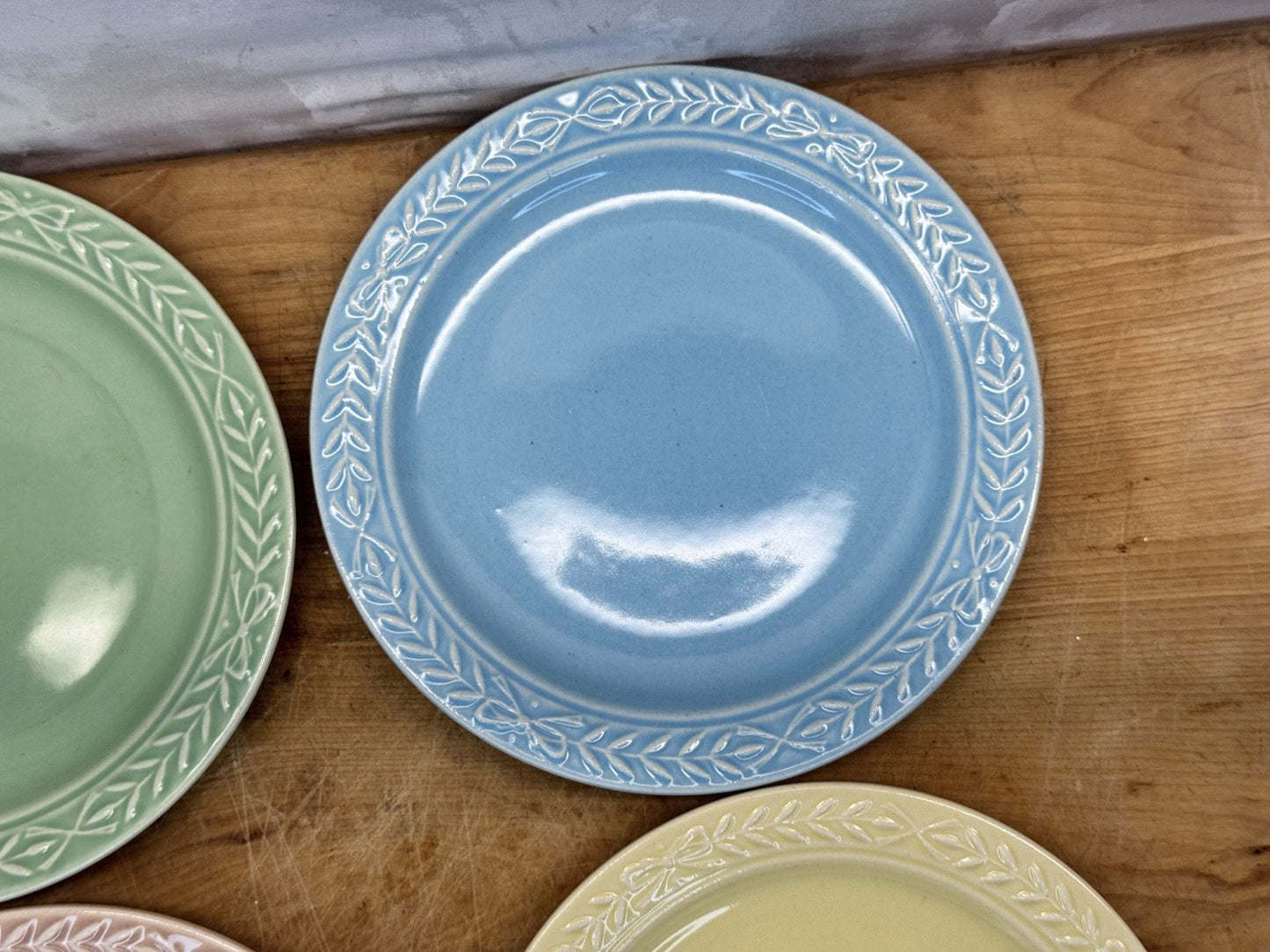 Laurella Set Of Four Plates Vtg #1297
