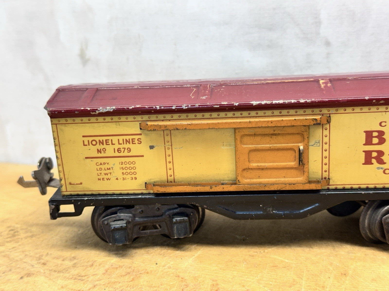 Lionel Lines #1679 Curtiss Baby Ruth Candy Yellow Train Box Car #S-1602