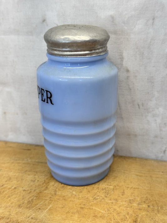 Vintage 1930s Jeannette Delphite Pepper Shaker #S-1669