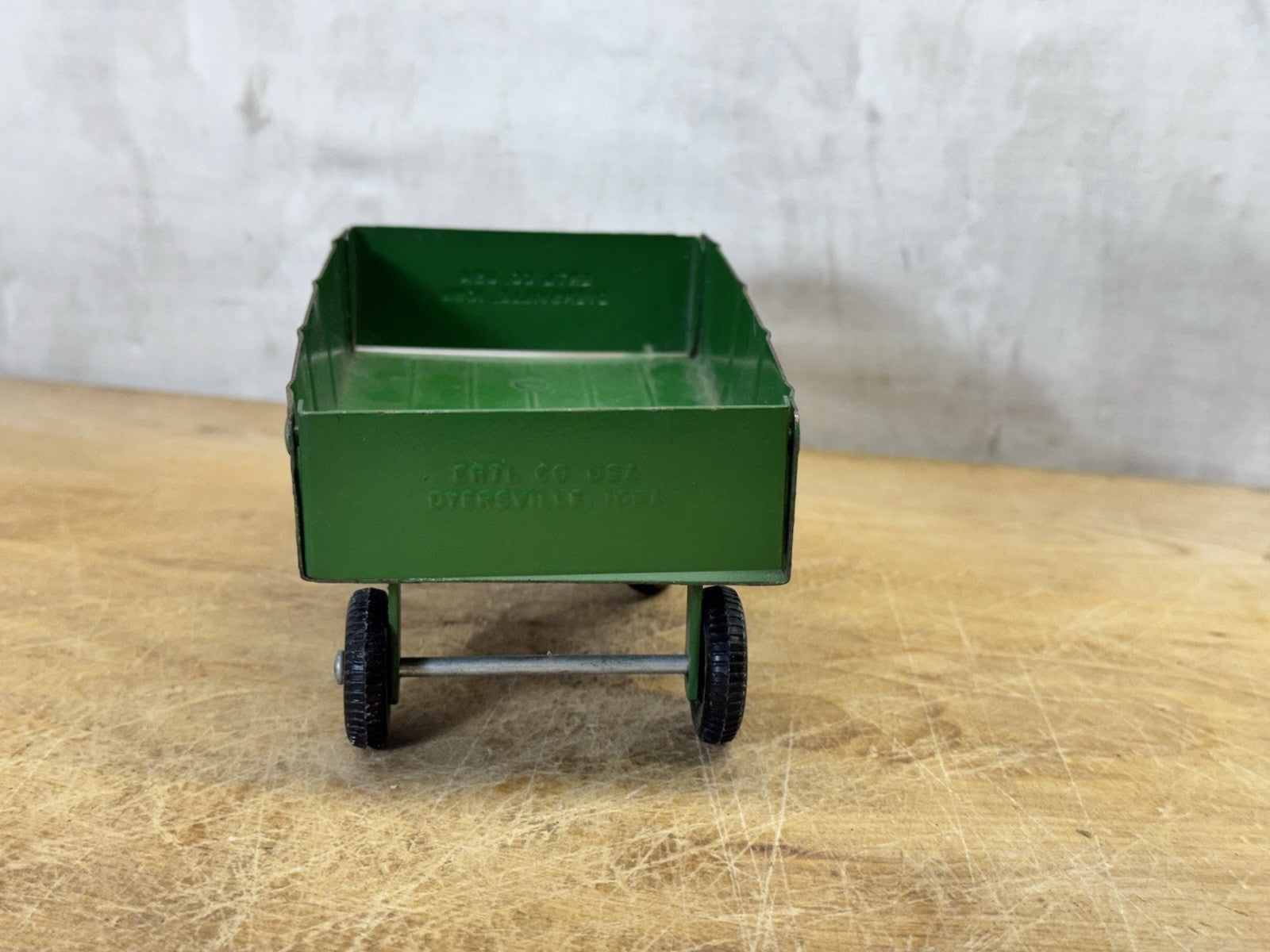 Vintage Ertl Pressed Metal Green Farm Wagon Crop Trailer #S-1827