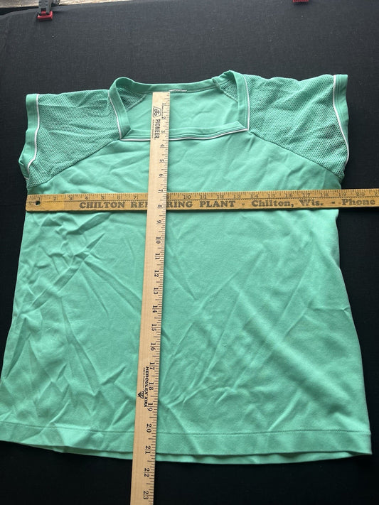 1980s Green S Sleeve Women’s Knit Shirt