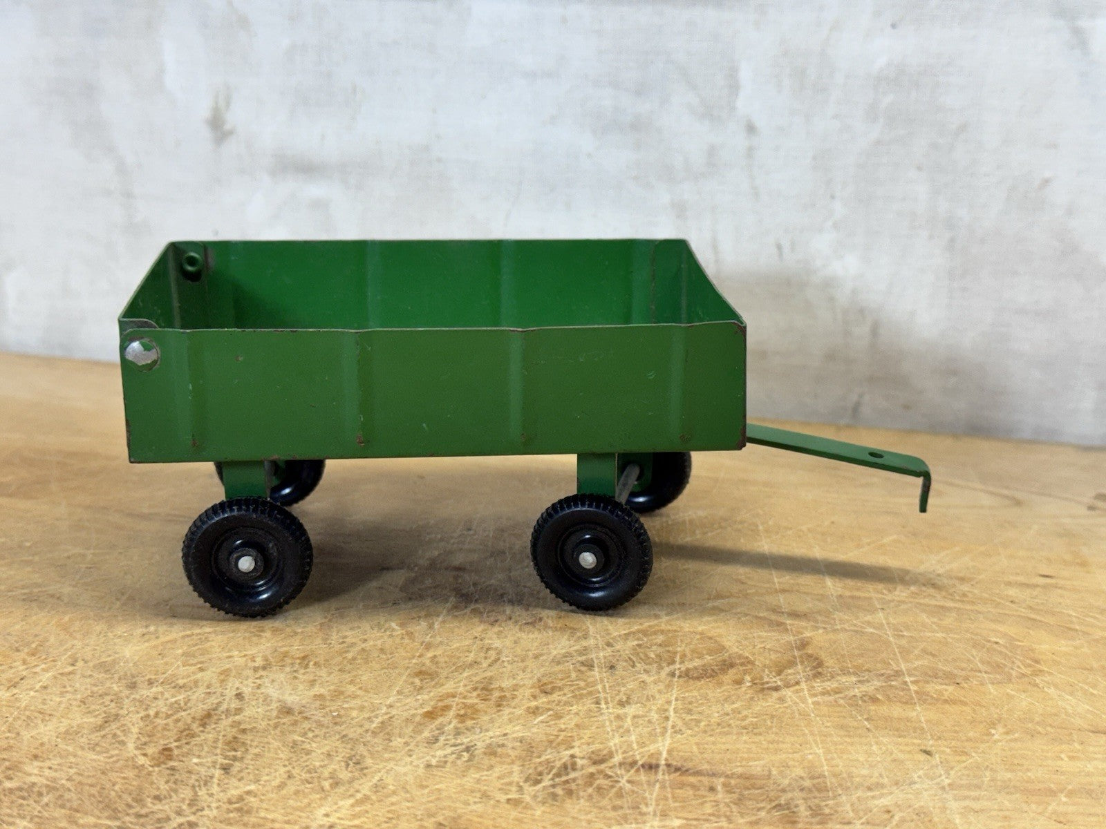 Vintage Ertl Pressed Metal Green Farm Wagon Crop Trailer #S-1827