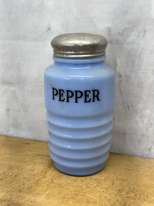 Vintage 1930s Jeannette Delphite Pepper Shaker #S-1669