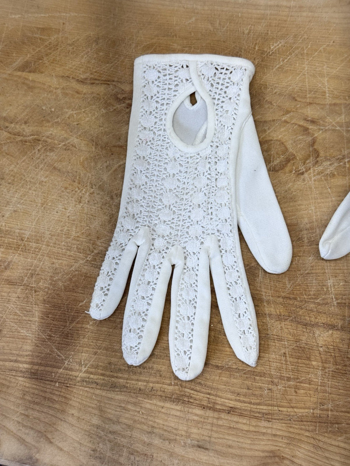White Vintage Child’s Stretch Lace Cloth Gloves  #S-1835