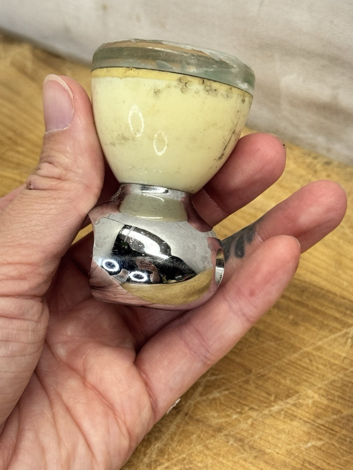 White Rose Gear Shift Knob Vtg #S-1545