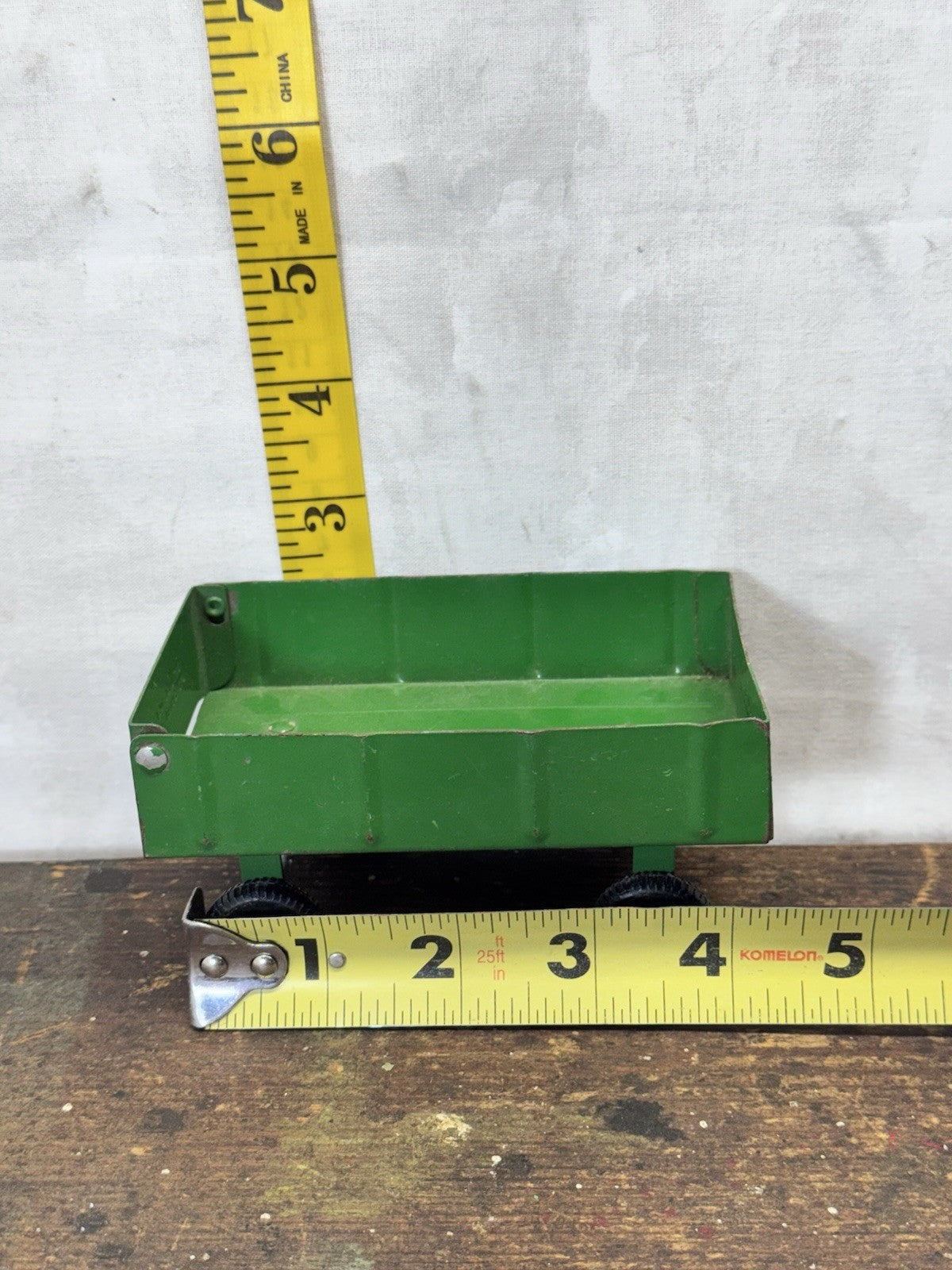 Vintage Ertl Pressed Metal Green Farm Wagon Crop Trailer #S-1827