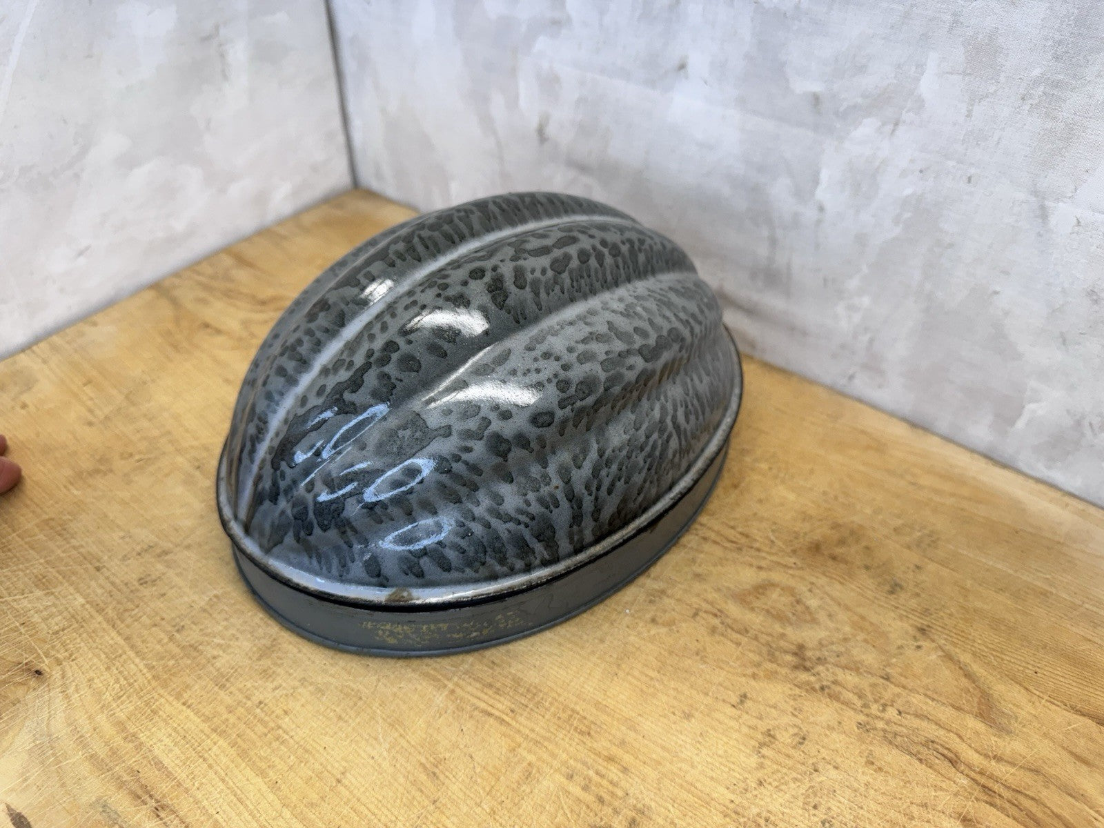 Antique Enamelware Gray Baking Mold #S-1666