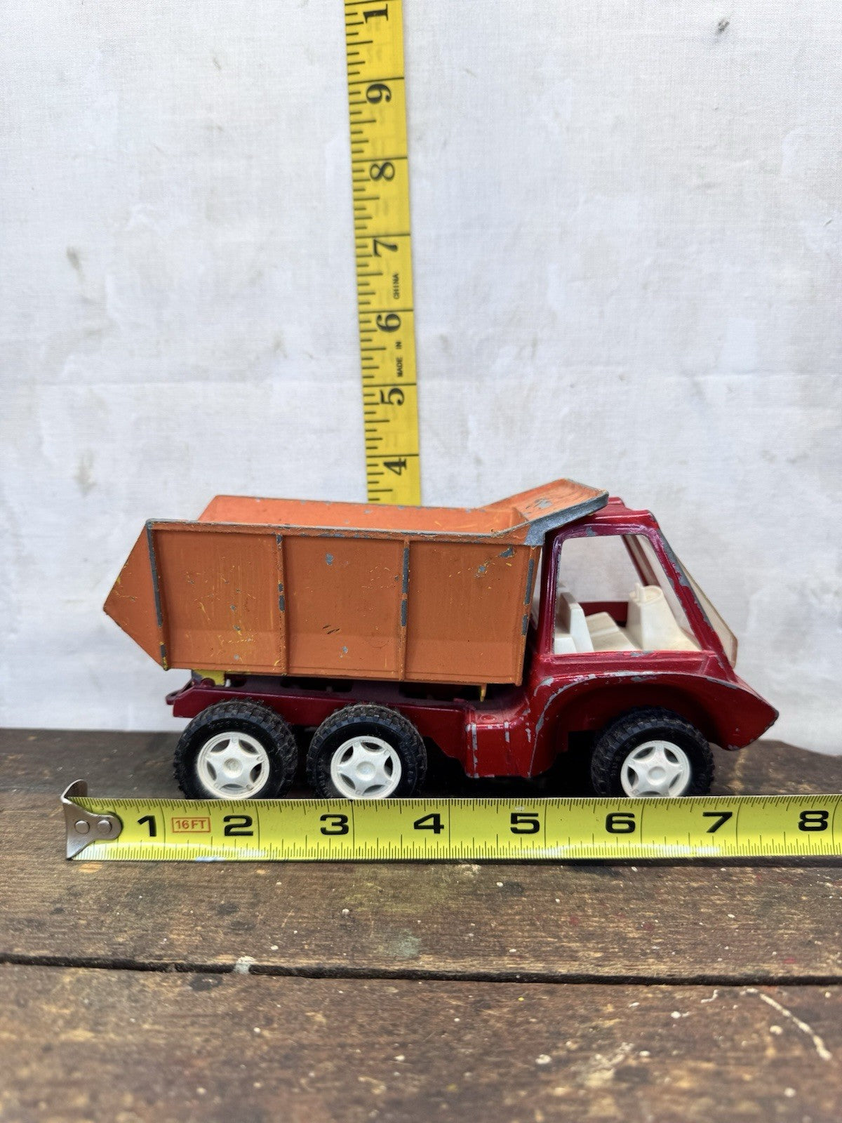 Vintage Hubley Metal Dump Truck Toy #S-1692