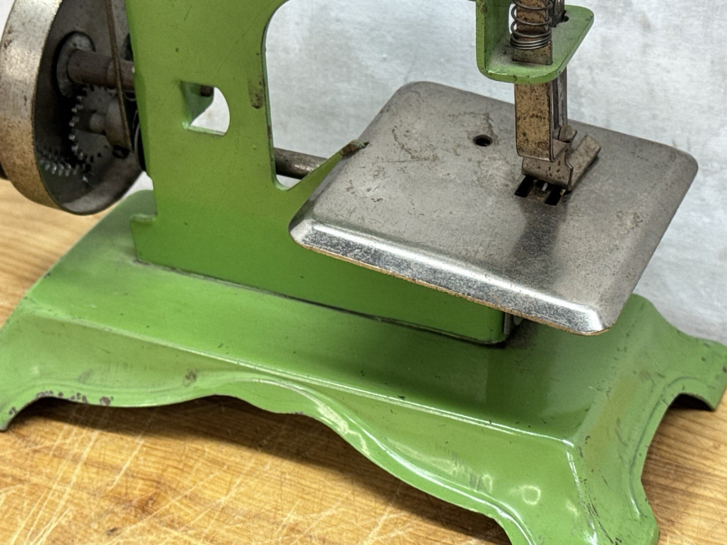 Antique Child’s Sewing Machine Green #1193