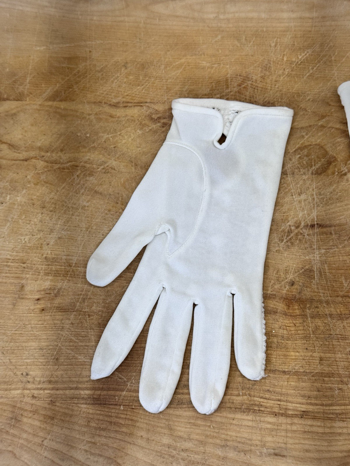 White Vintage Child’s Stretch Lace Cloth Gloves  #S-1835