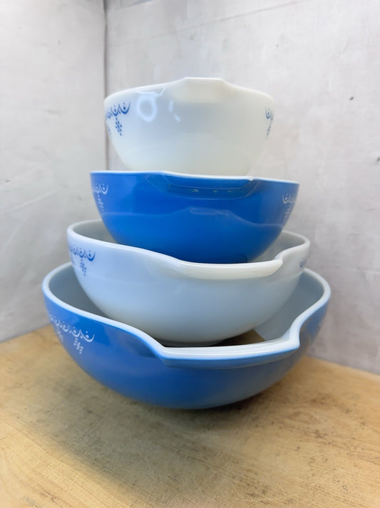 Vtg Pyrex Blue Garland Snowflake Cinderella Nesting Mg  Bowls Set of 4 #S-1695