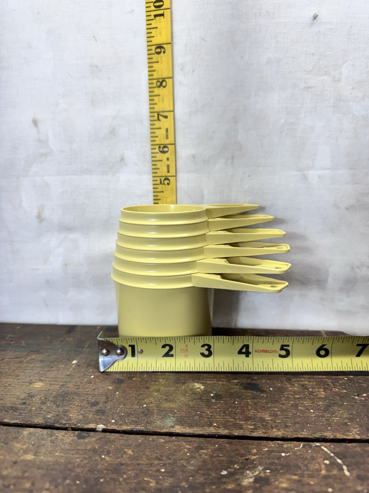 Vintage Plastic Tubberware Measuring CupsComplete Set Yellow #S-1909