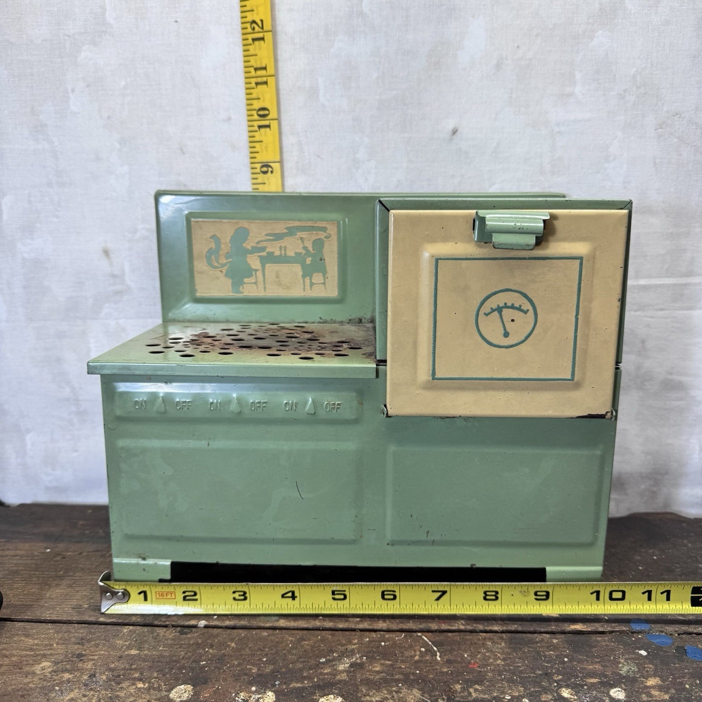 Child’s Metal Green Toy Electric Stove Vintage