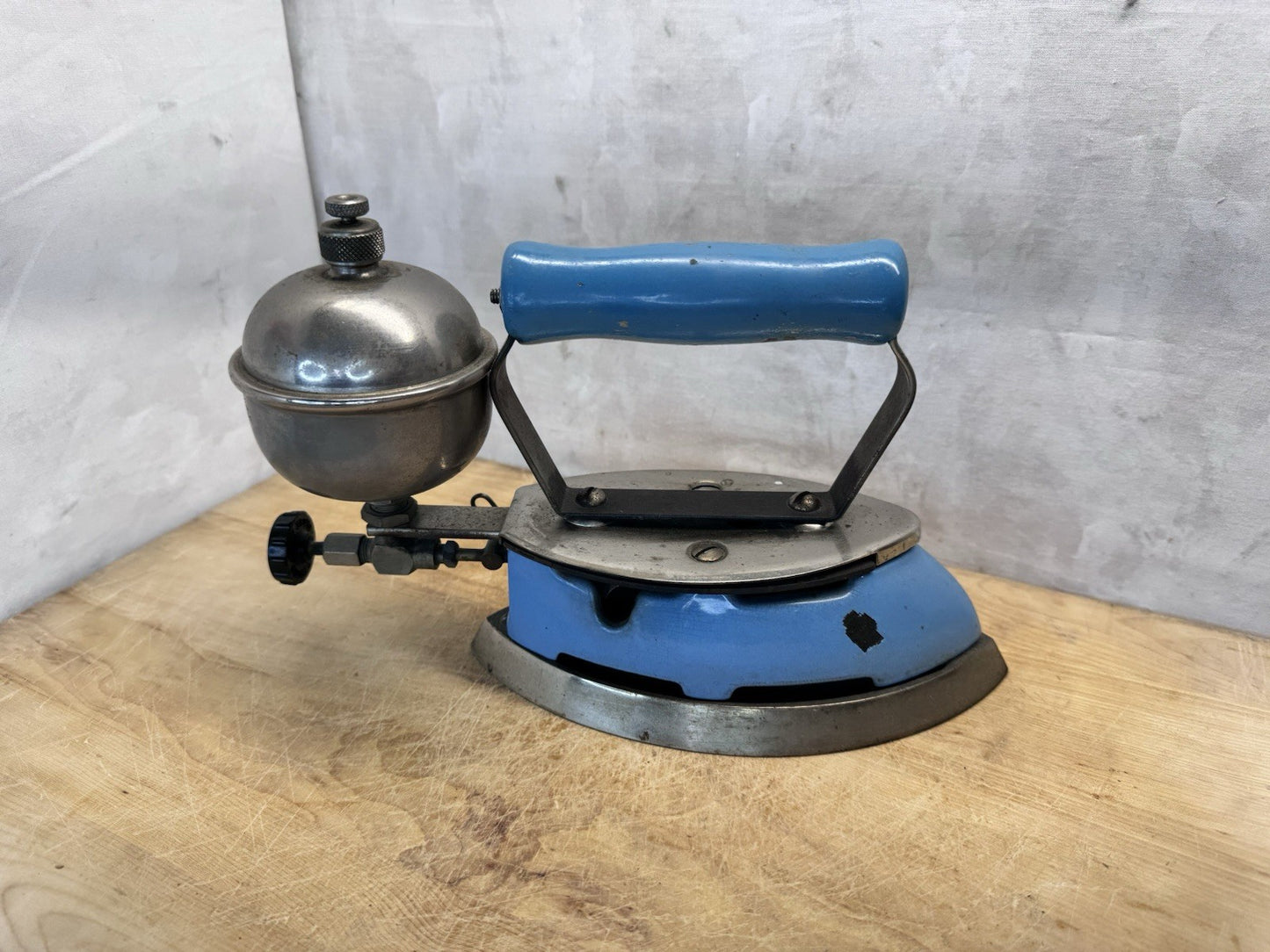Coleman Vtg Gas Fueled Blue Iron  #S-1582