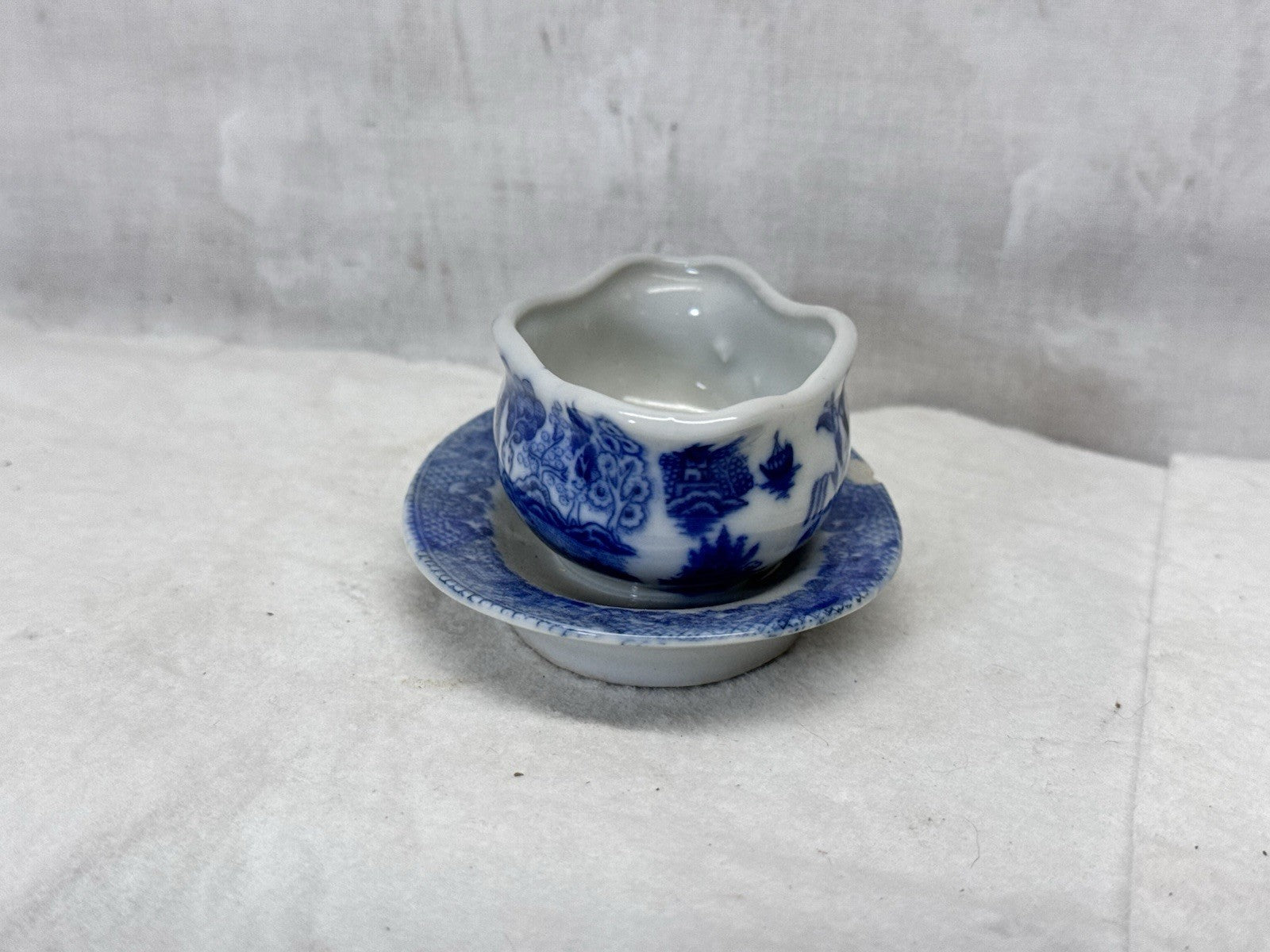 Blue Willow Japan Child’s Gravy Boat