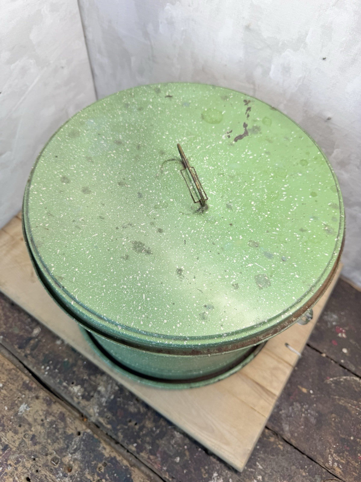 Vintage Green Tin Cake Carrier #1466