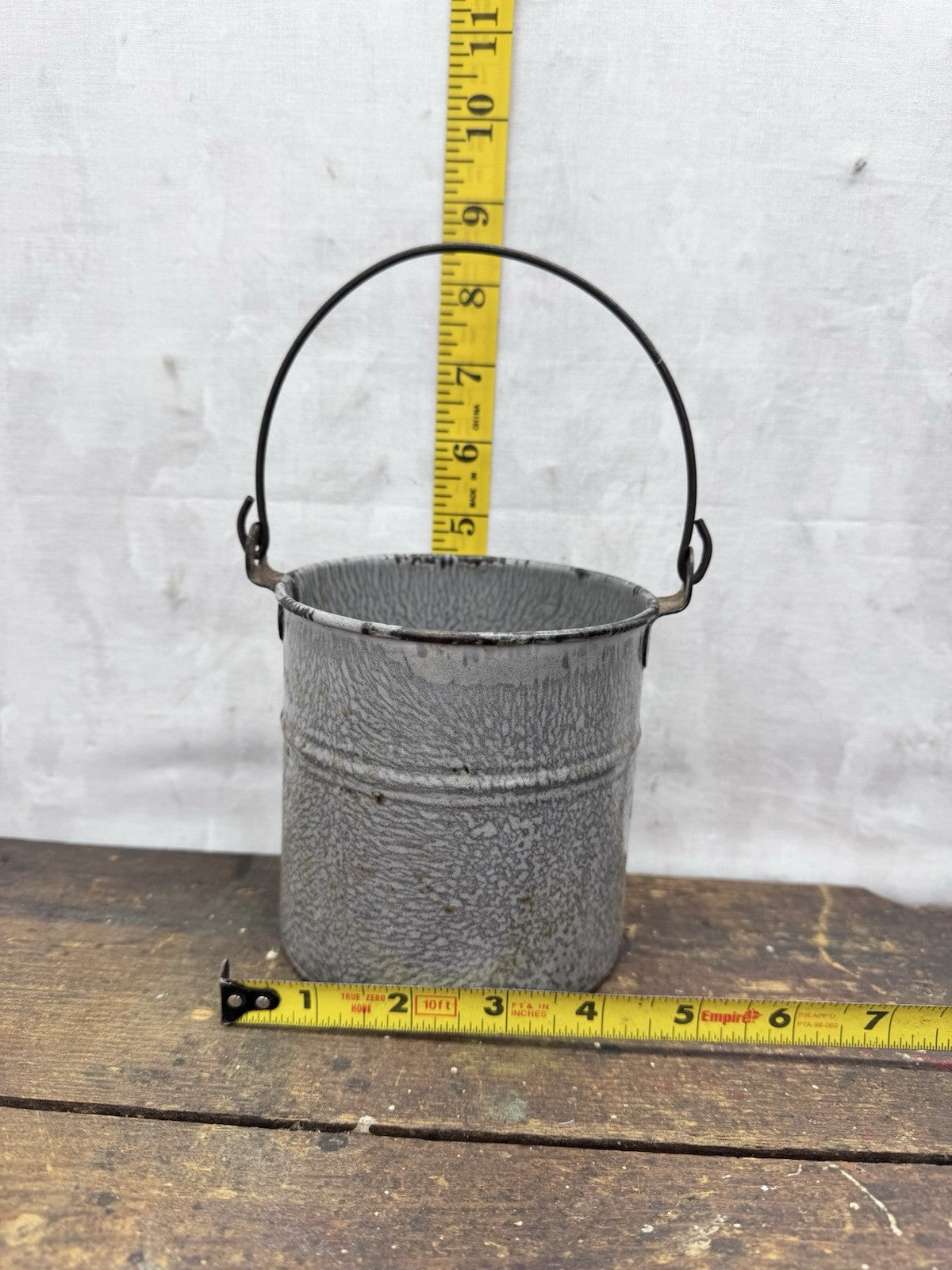 Enamel Gray Splatter Small Berry Bucket #S-1534