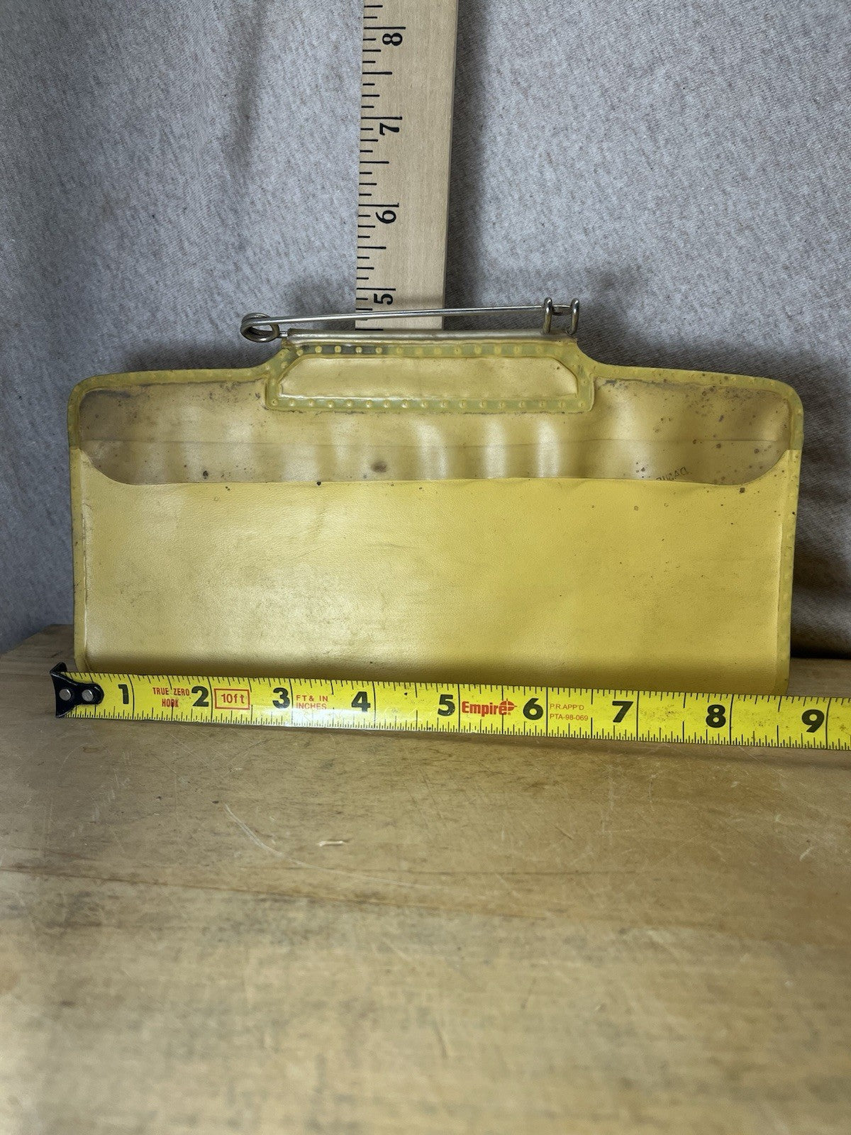 Backtag Holder Vintage