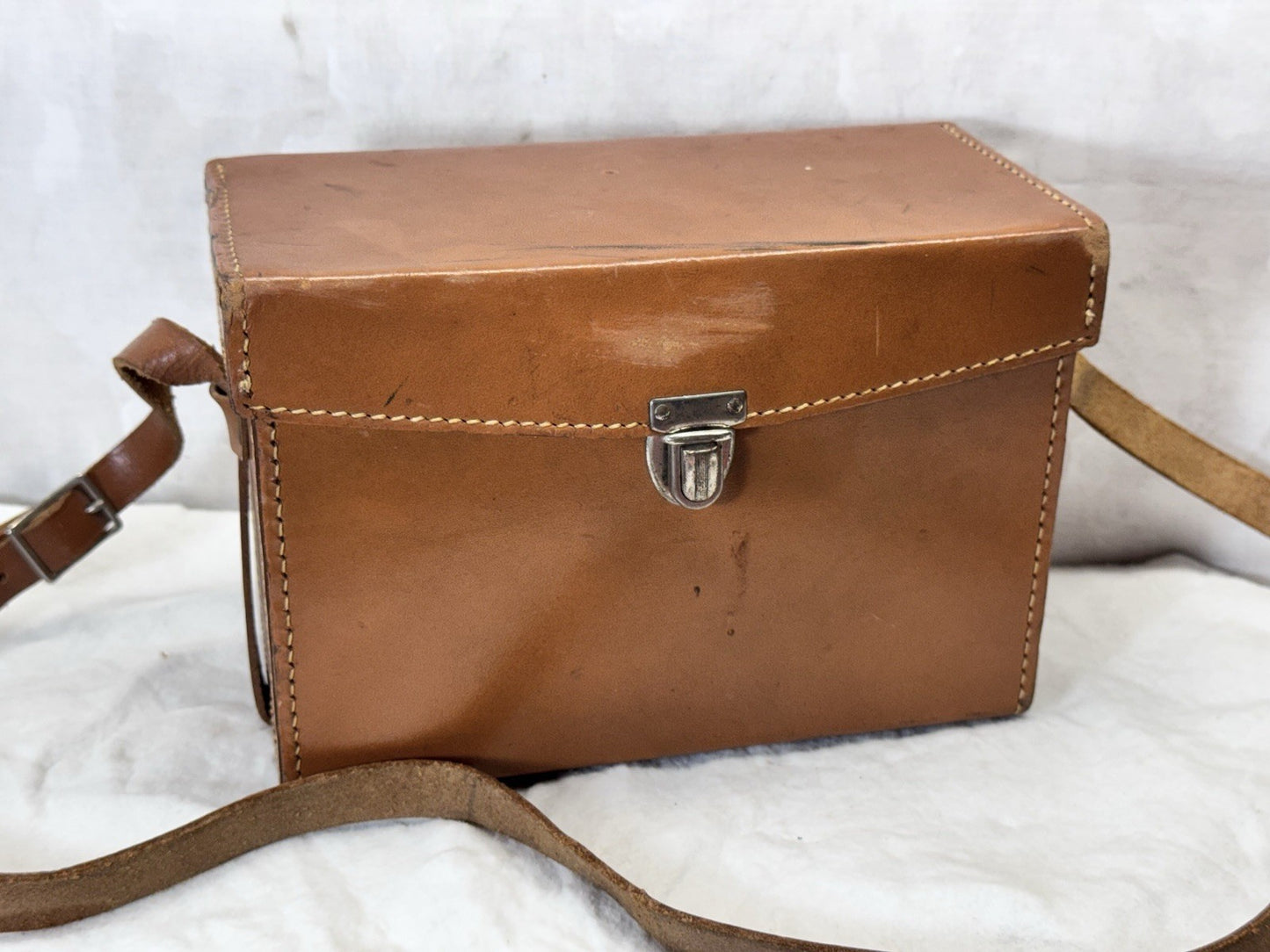 Revere 8 model 44 Movie Camera With Bag Vintage