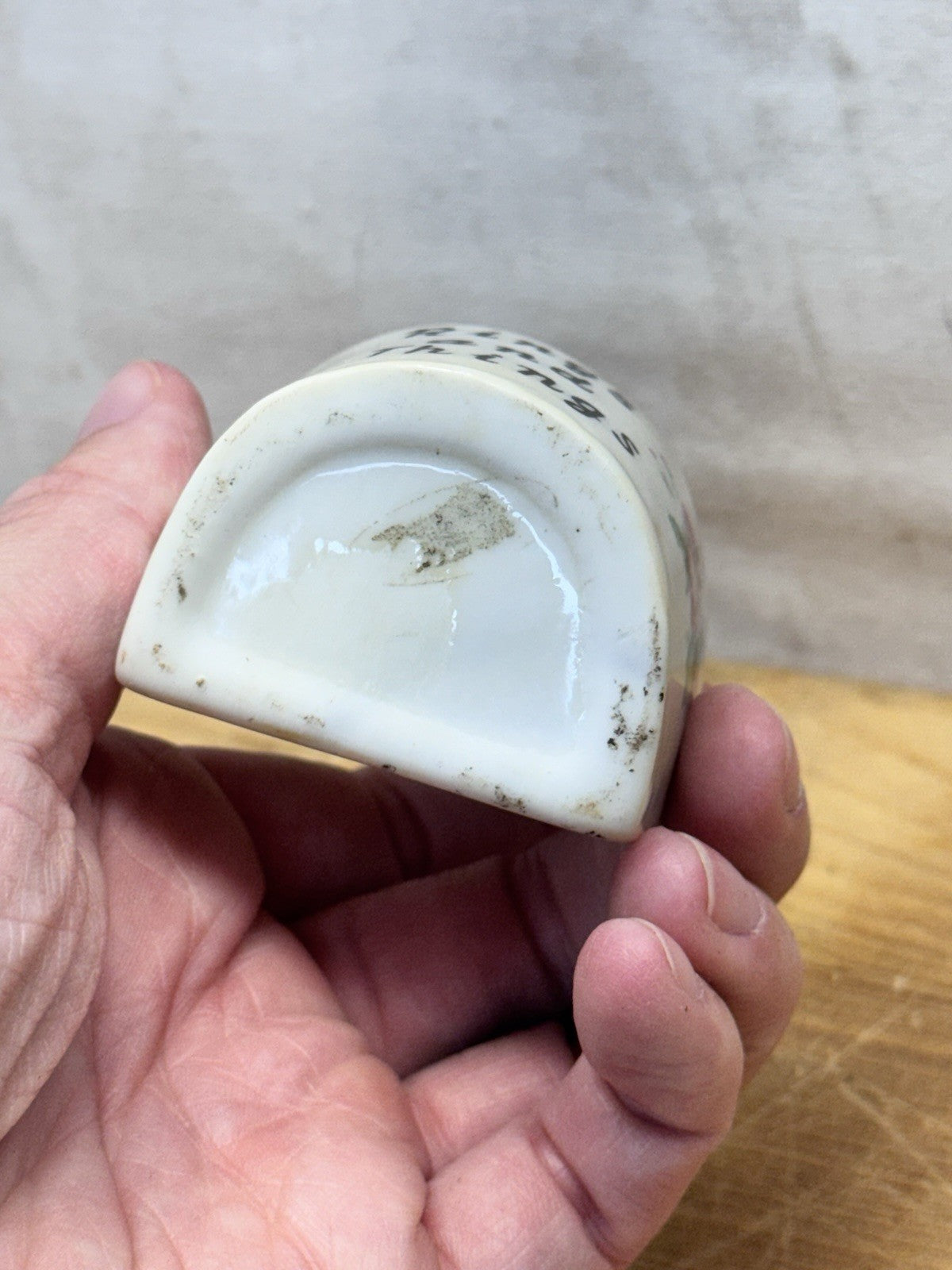 Rings And Things Ceramic Small Wall Holder Antique #1437