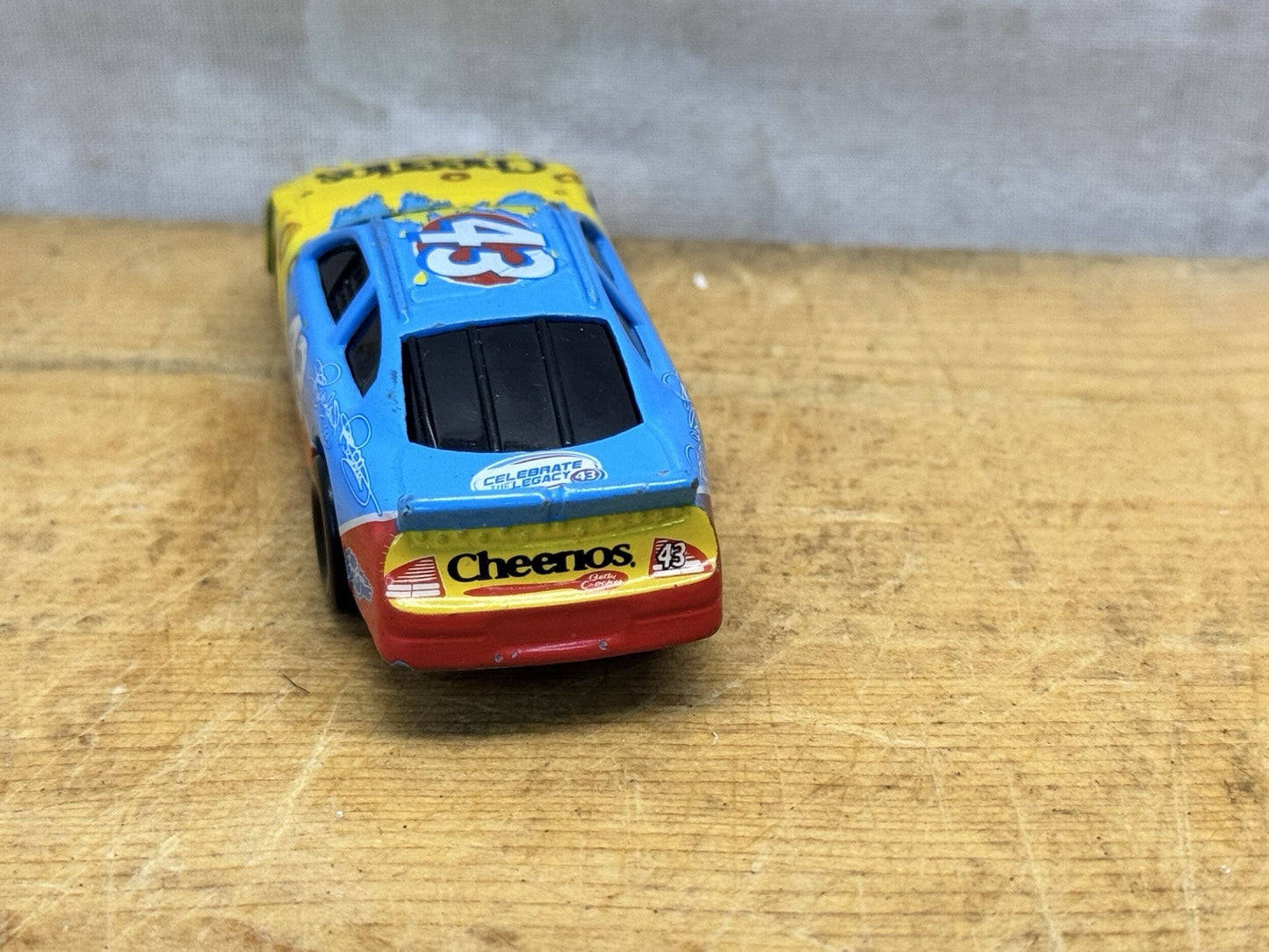 2006 Racing Champions Cheerios Cereal Race Car Nascar #43 #1352