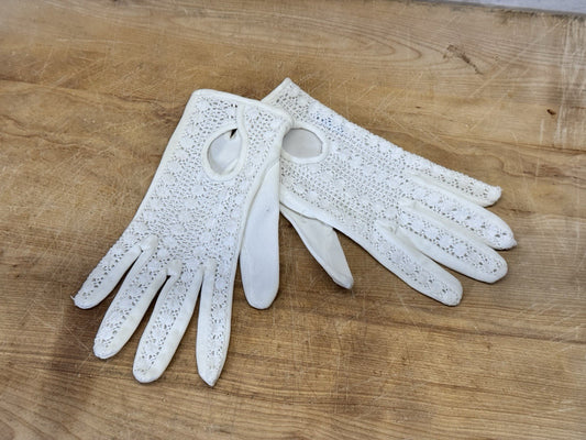 White Vintage Child’s Stretch Lace Cloth Gloves  #S-1835